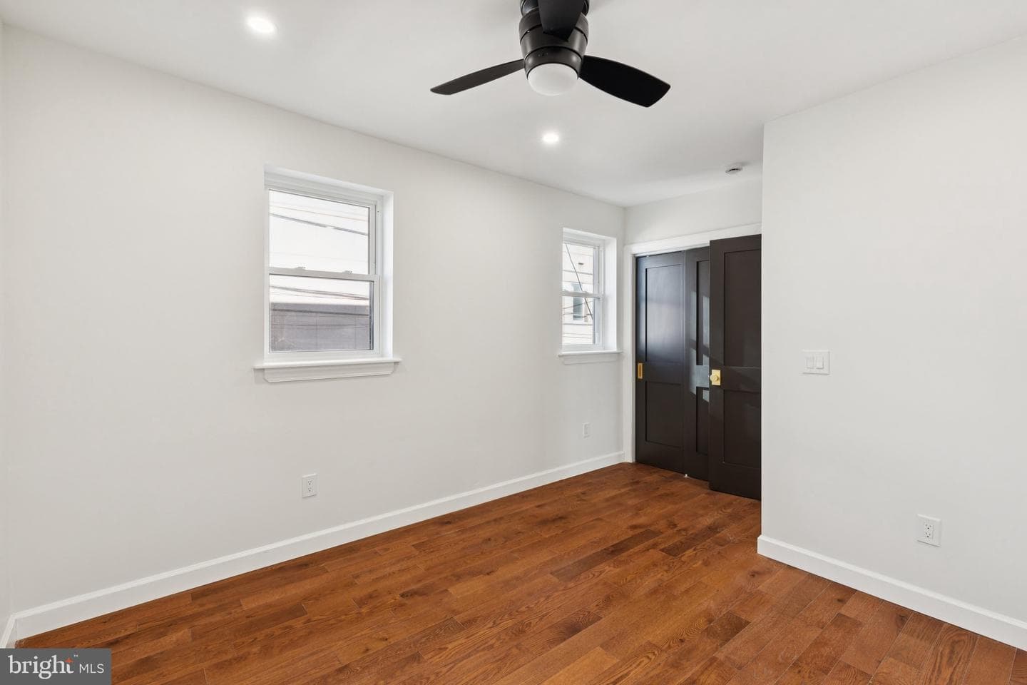 2121 N Hope Street photo 18