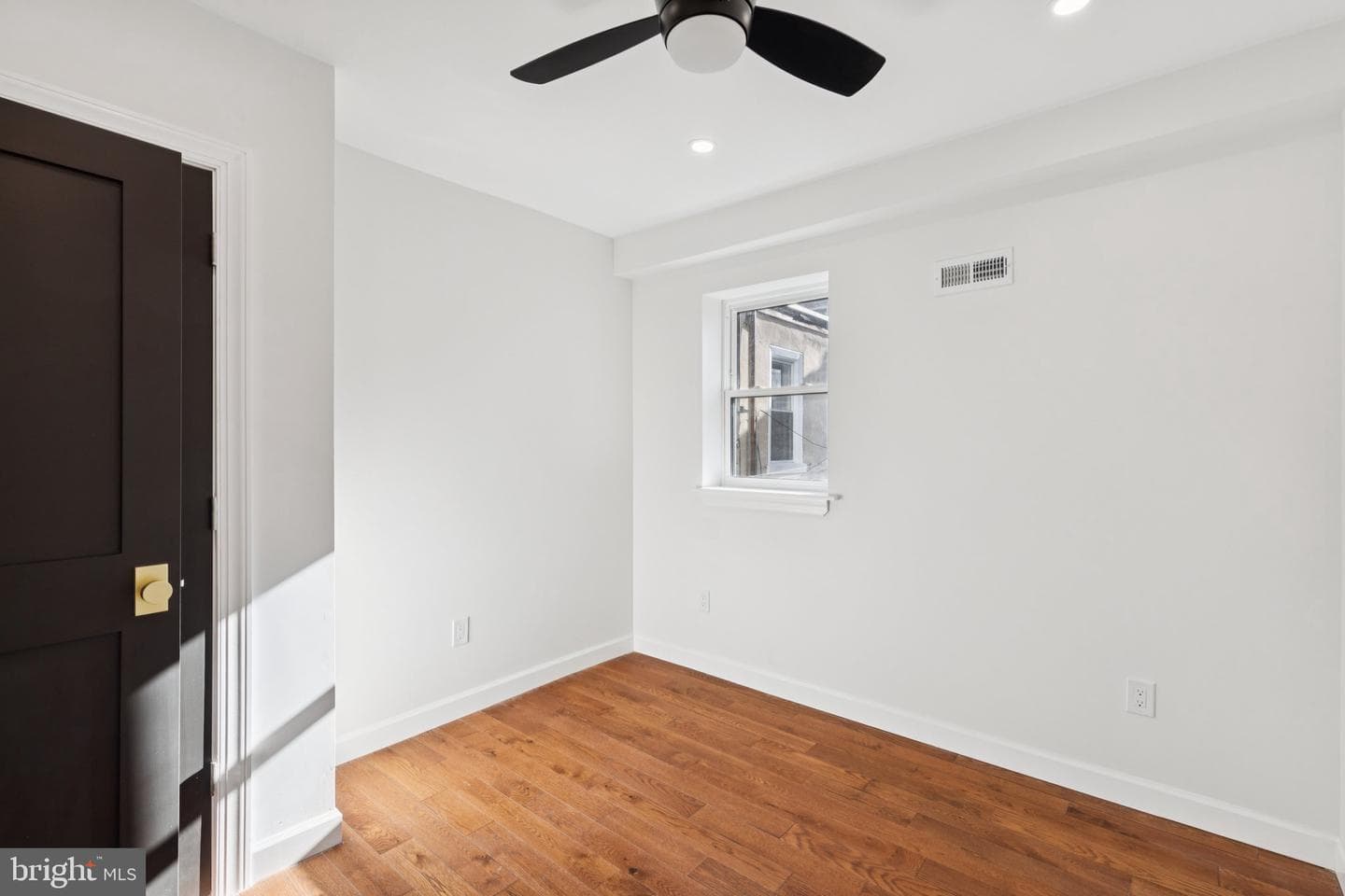 2121 N Hope Street photo 21
