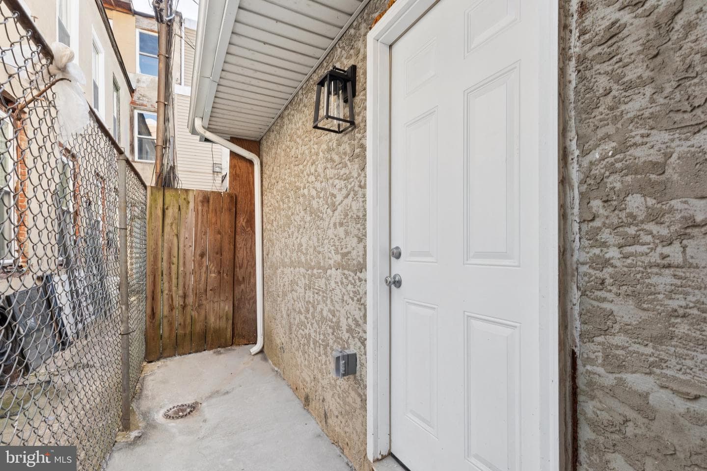 2121 N Hope Street photo 34