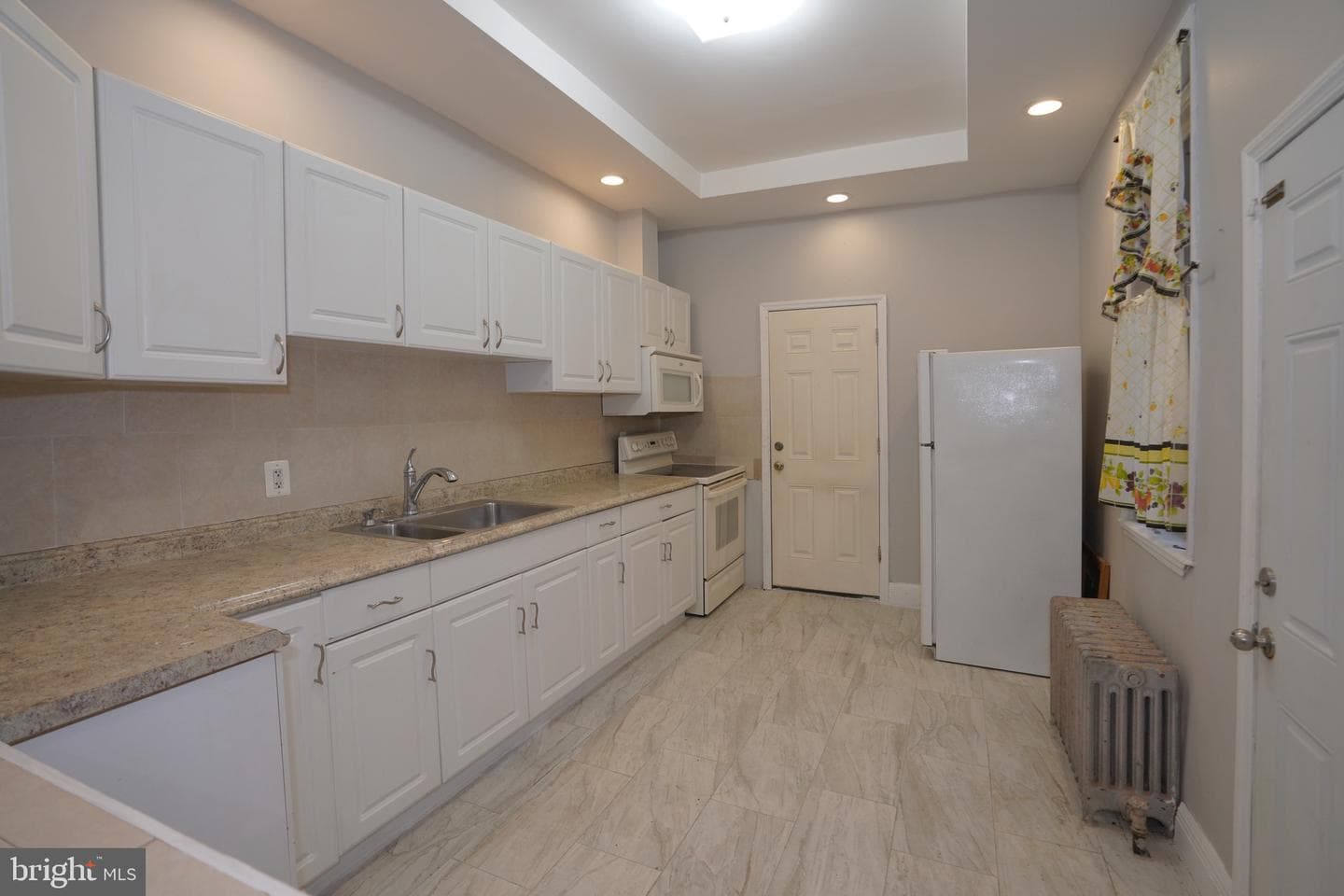 2512 N Front Street photo 12