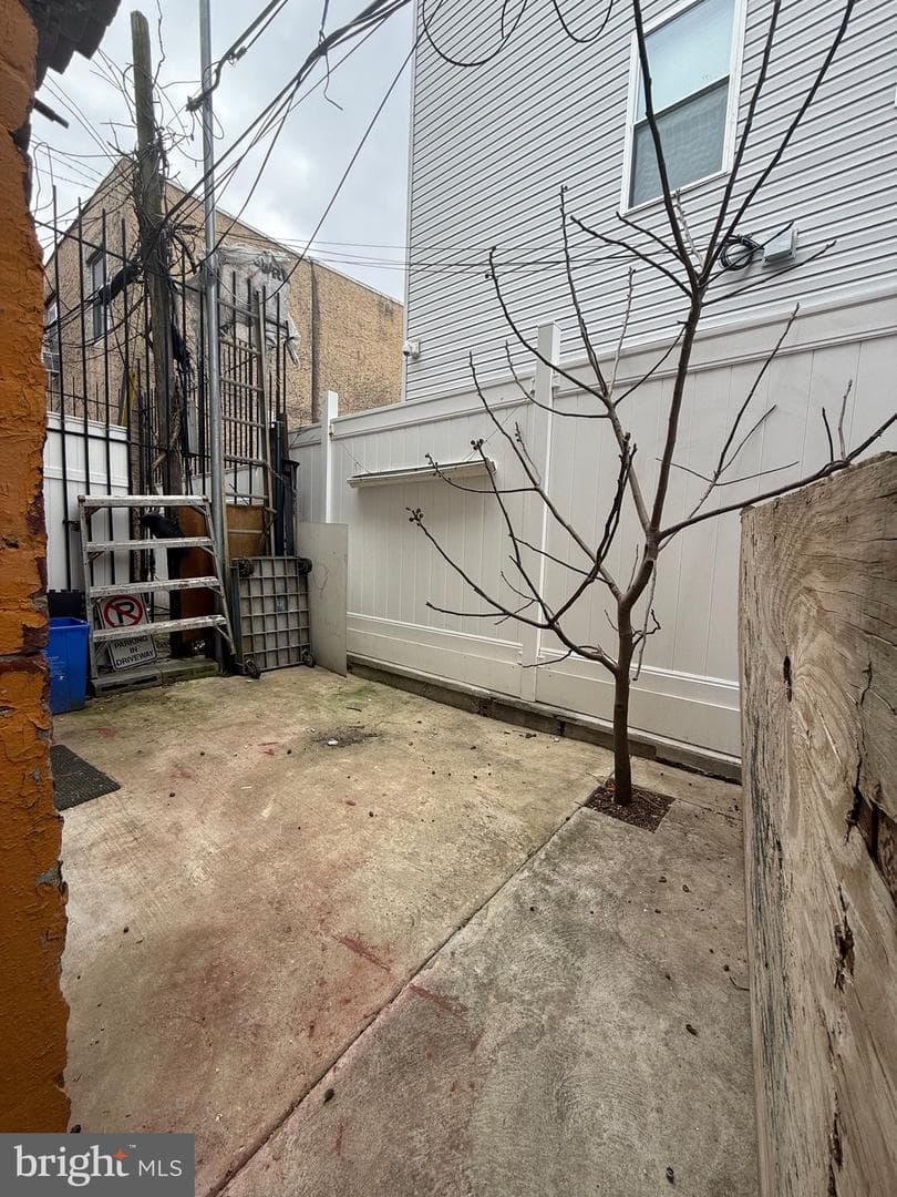 2512 N Front Street photo 5