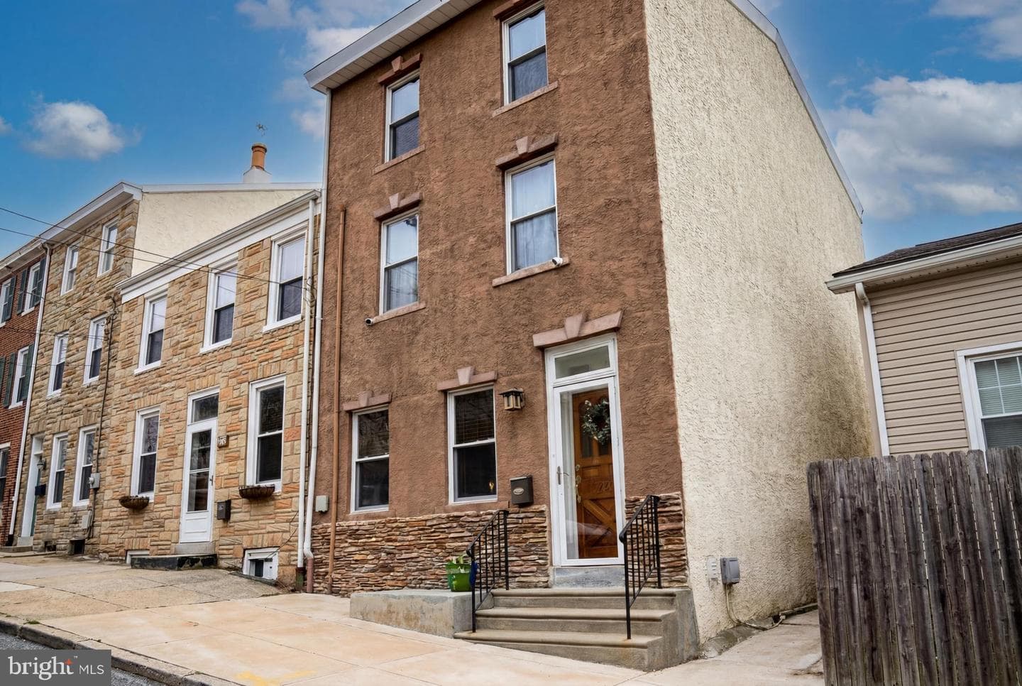 204 Dawson Street photo 1