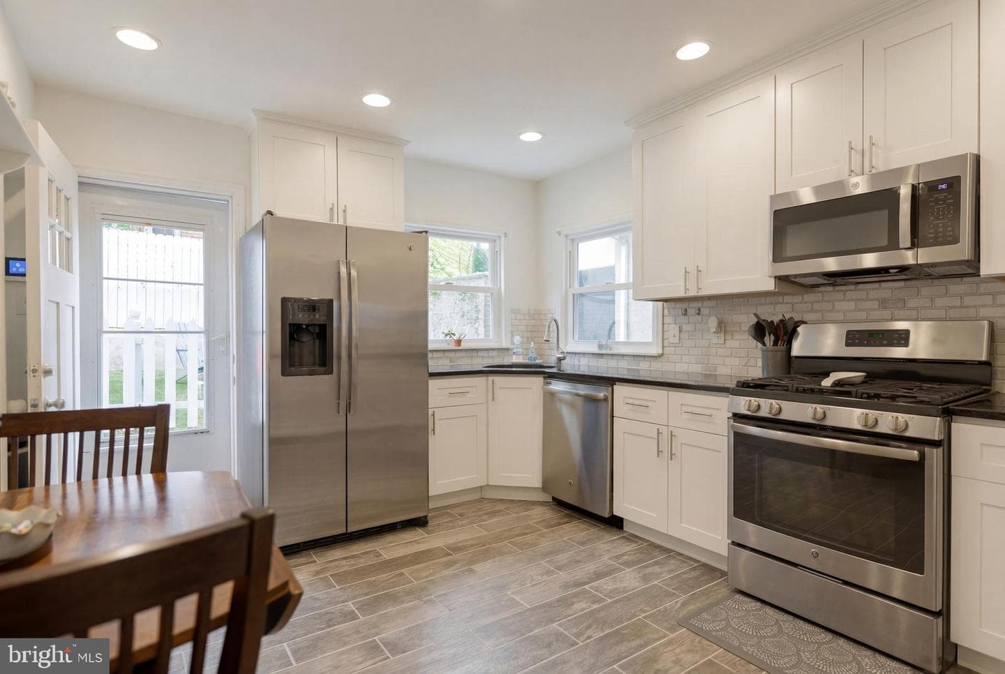 204 Dawson Street photo 12