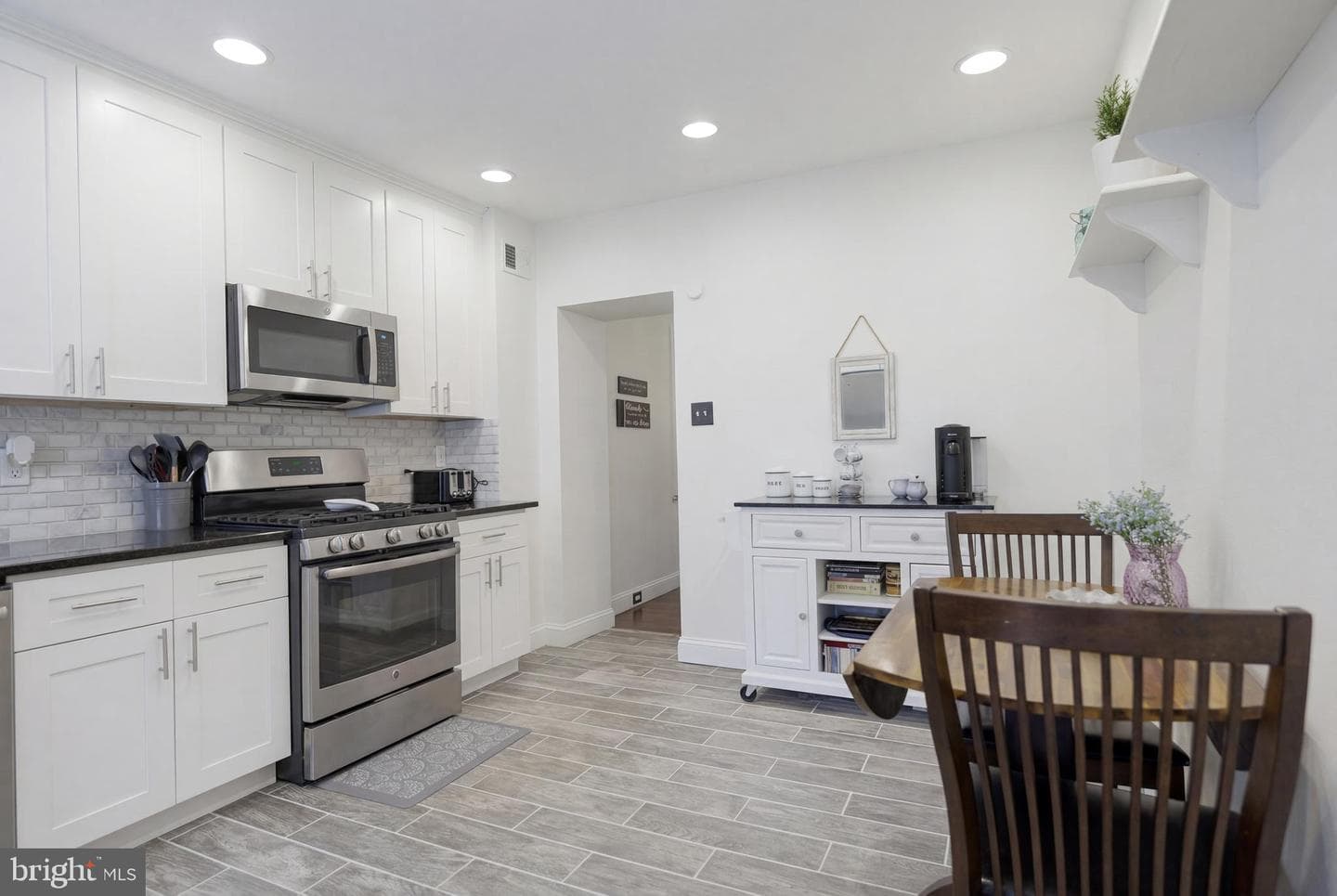 204 Dawson Street photo 13