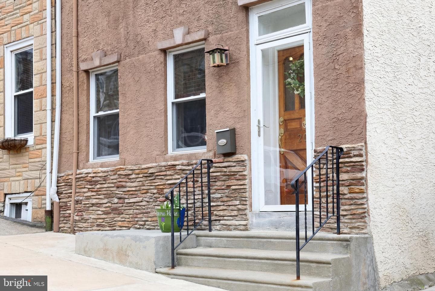 204 Dawson Street photo 3