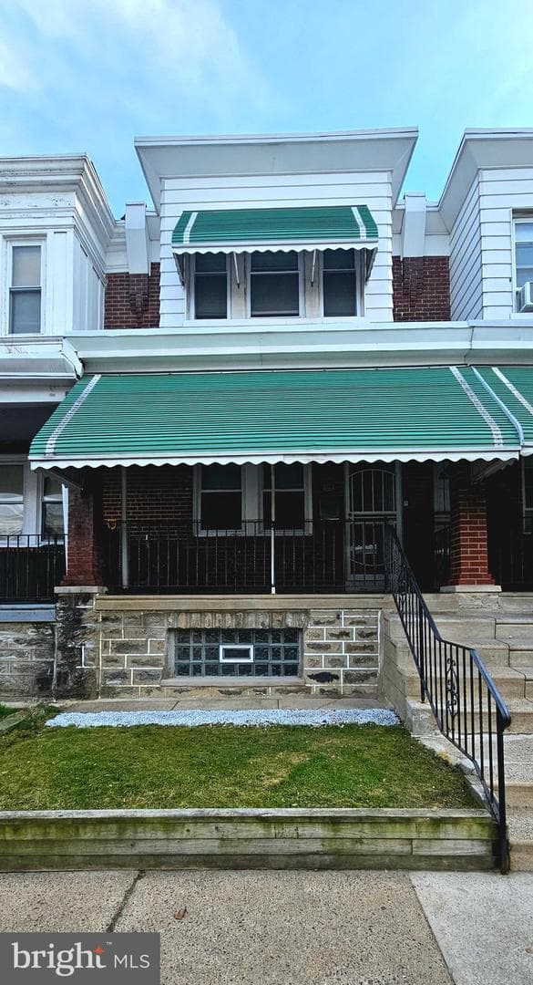 160 Linton Street photo 3