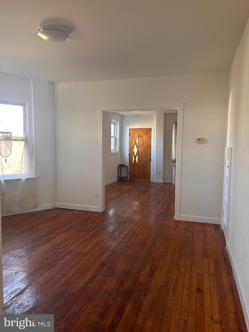 402 Walter Street photo 4