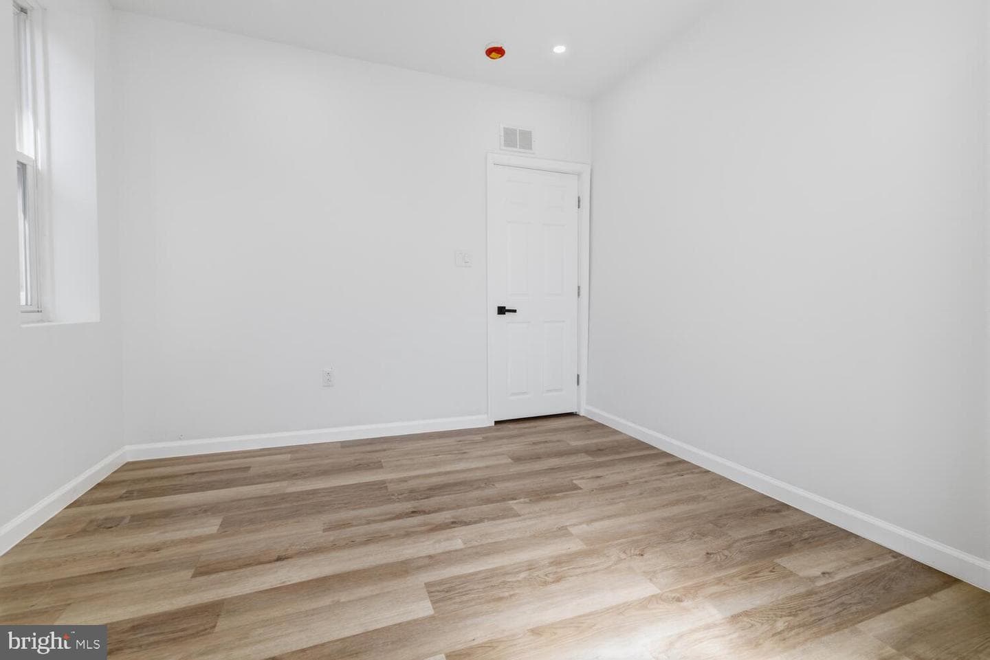 5722 Hadfield Street photo 29