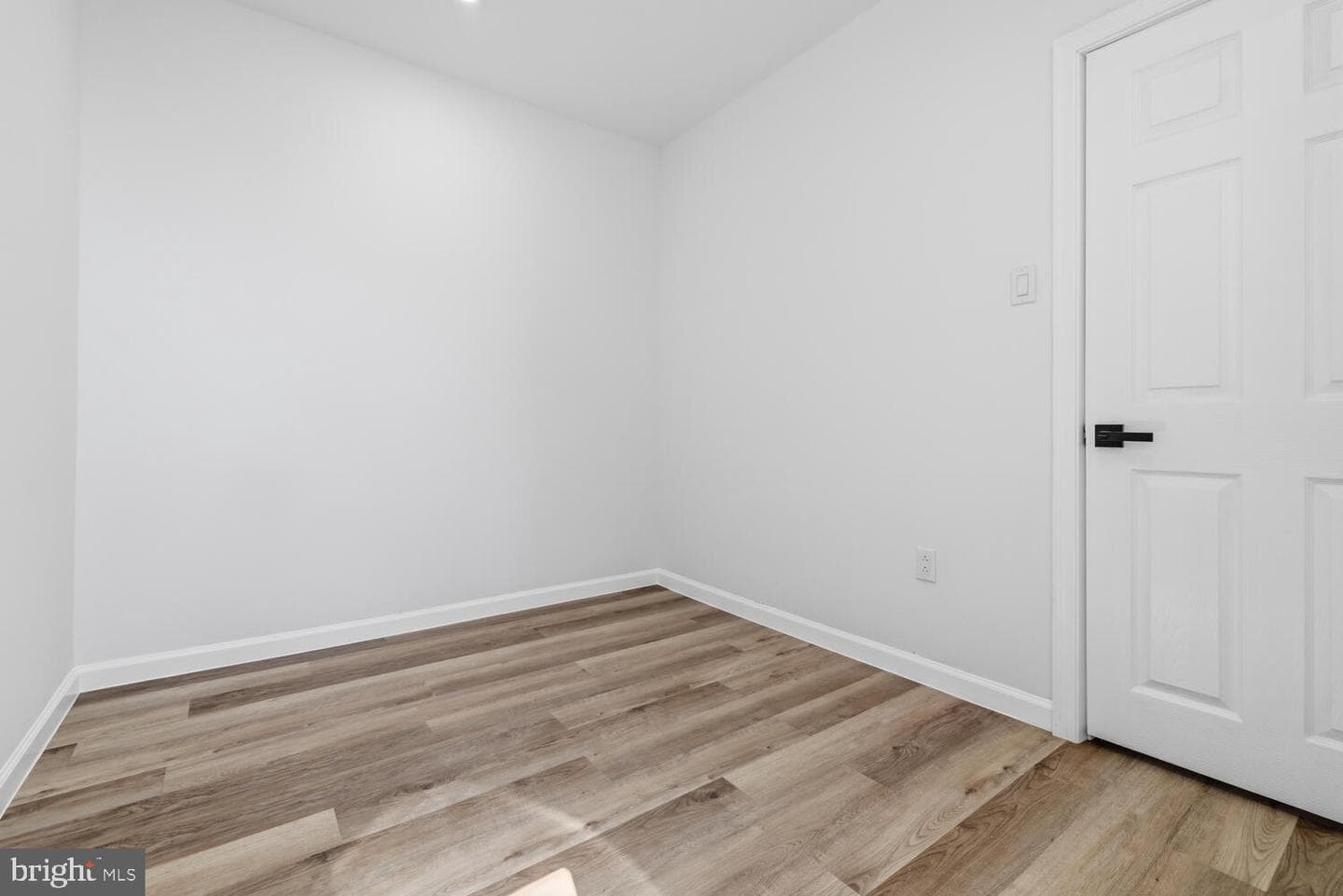 5722 Hadfield Street photo 32