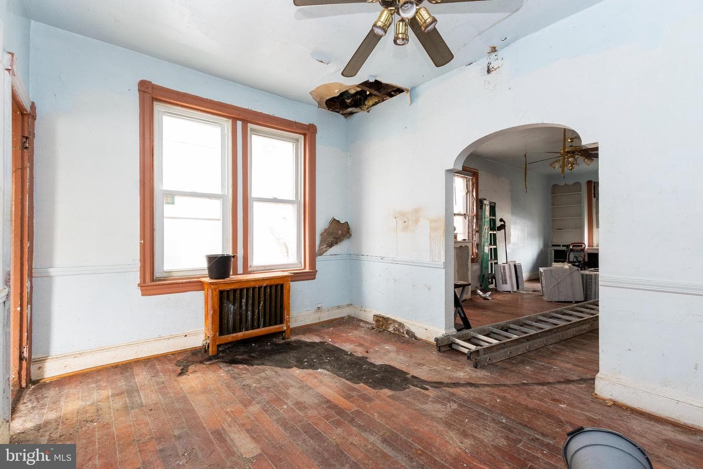 319 W Duncannon Avenue photo 10
