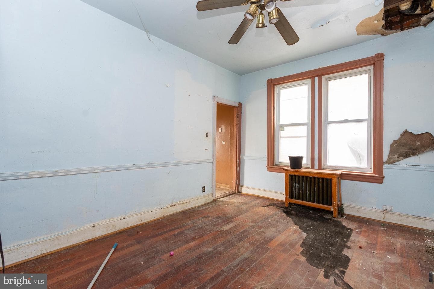 319 W Duncannon Avenue photo 11