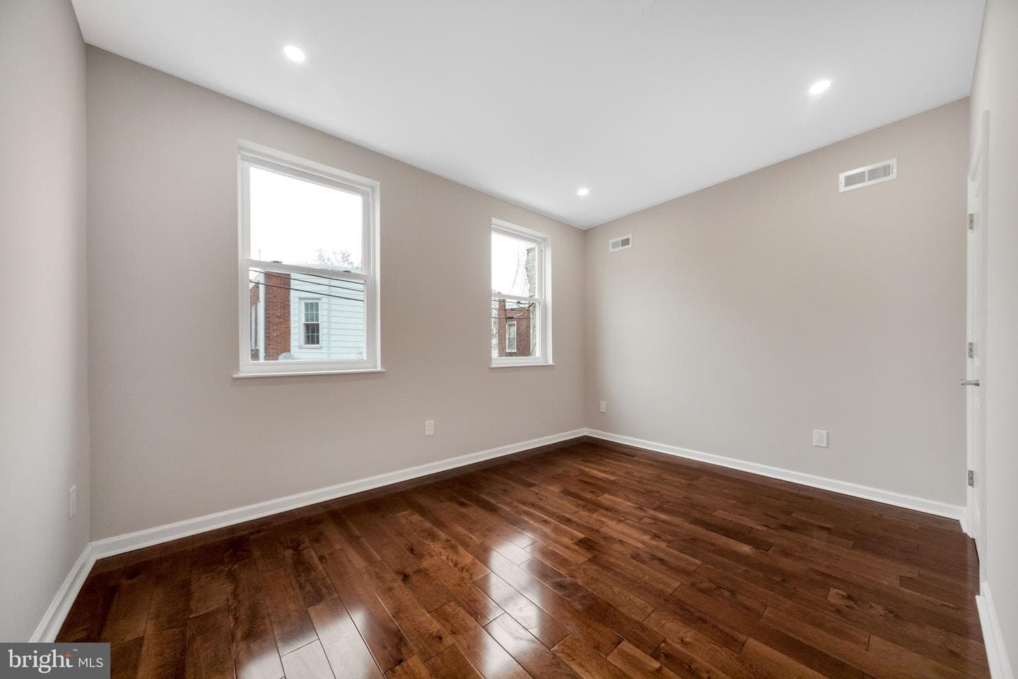 5327 Chancellor Street photo 18