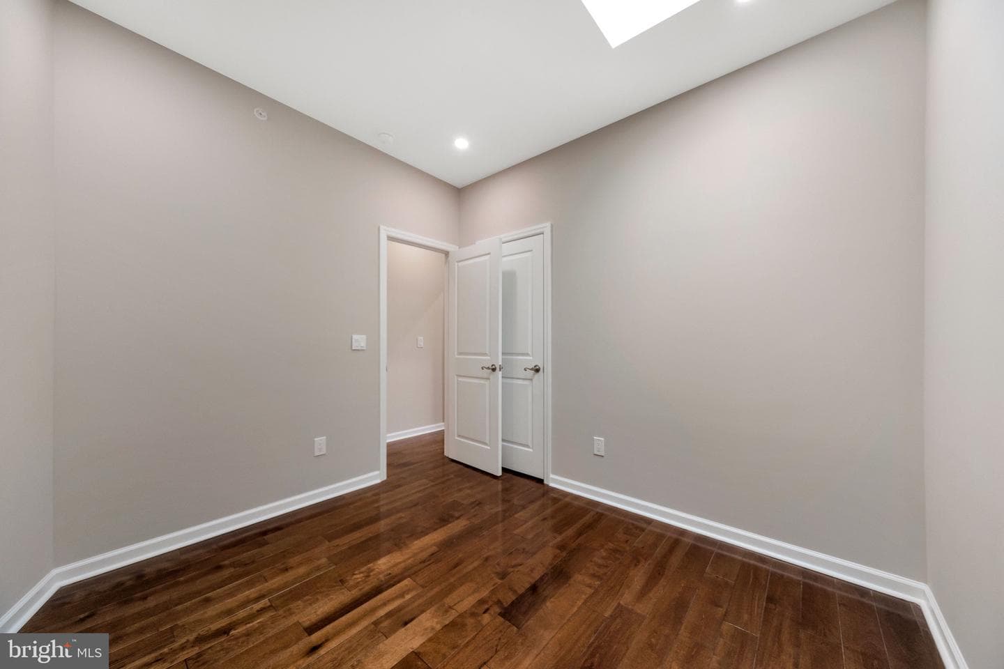 5327 Chancellor Street photo 21