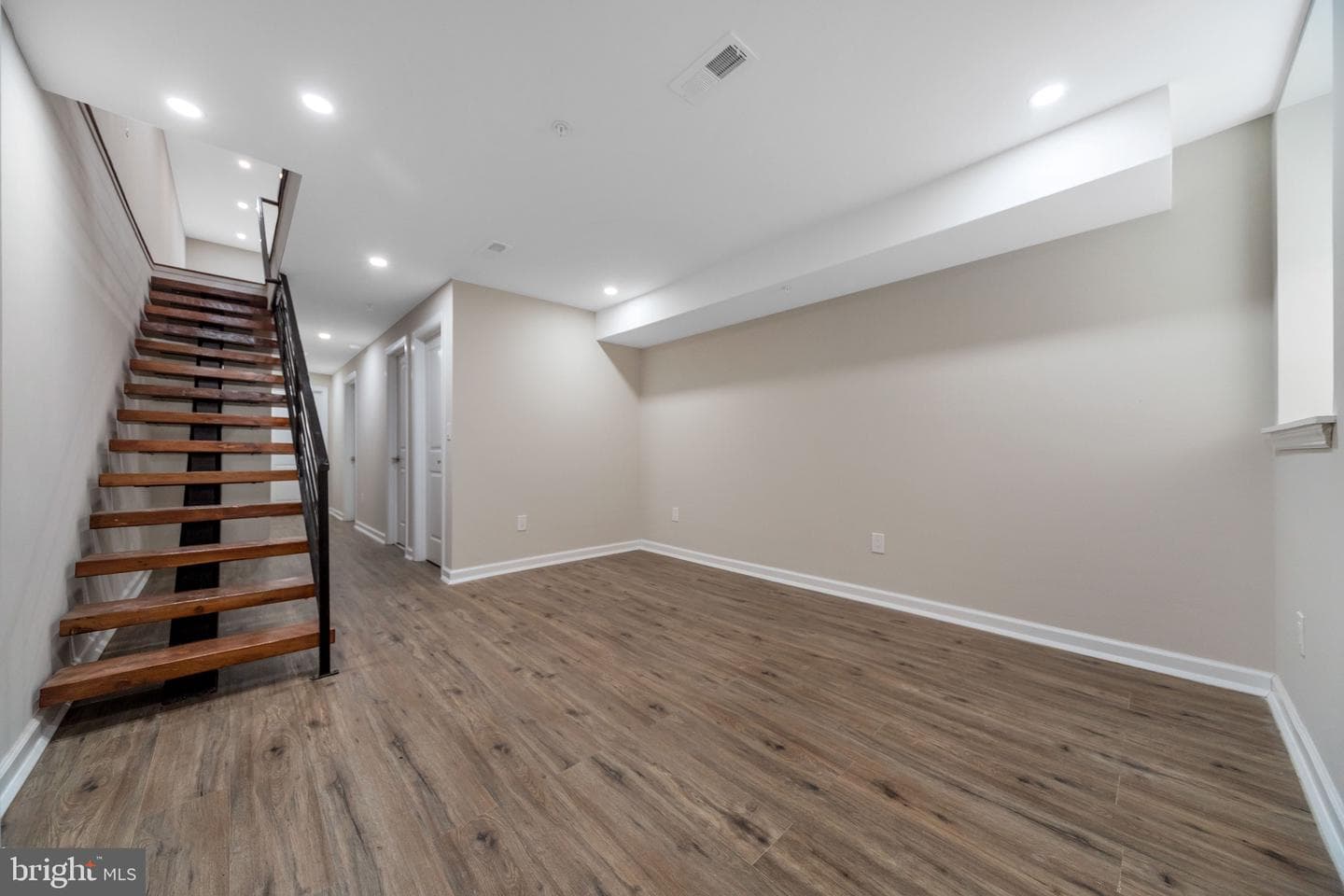 5327 Chancellor Street photo 25