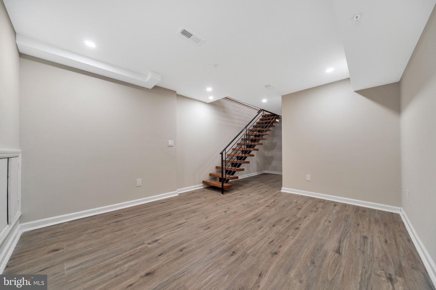 5327 Chancellor Street photo 26