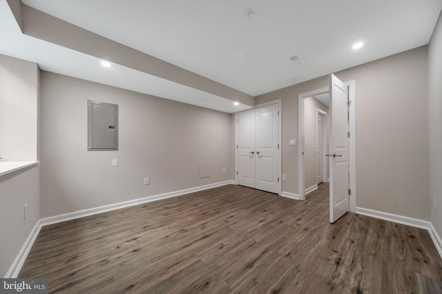 5327 Chancellor Street photo 27