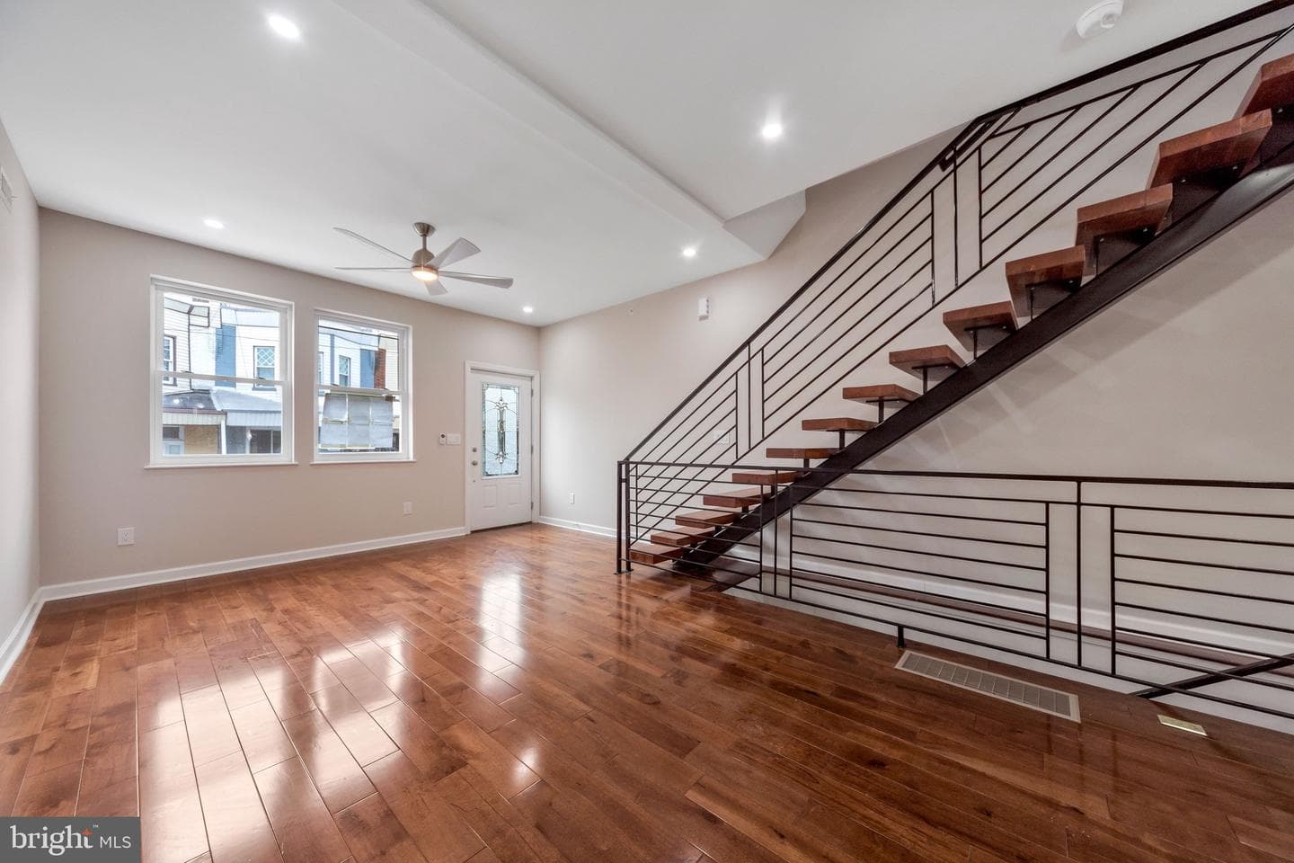 5327 Chancellor Street photo 3