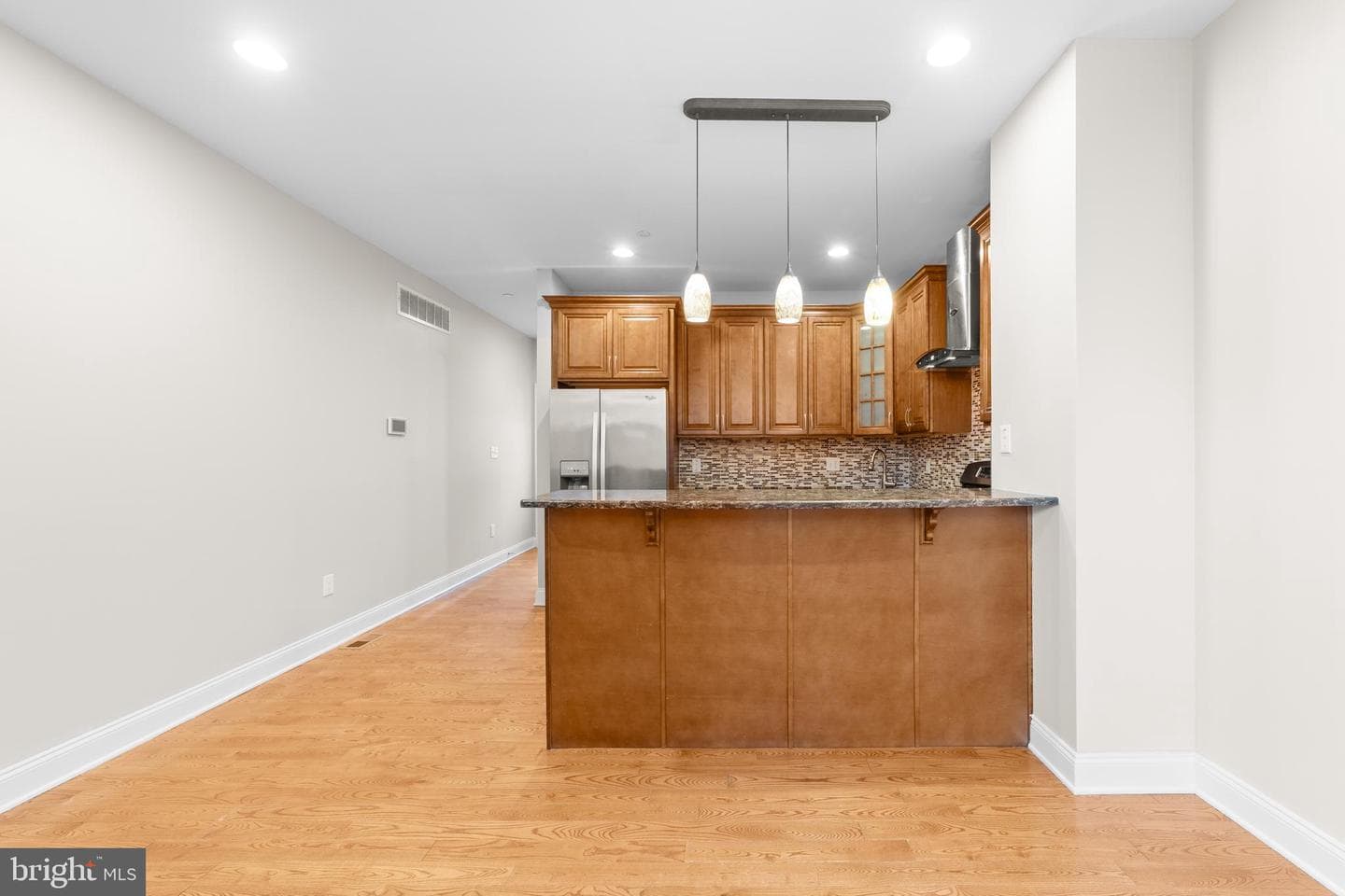 847 Cameron Street photo 10