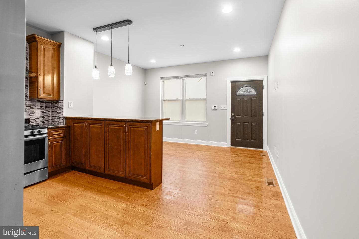 847 Cameron Street photo 13