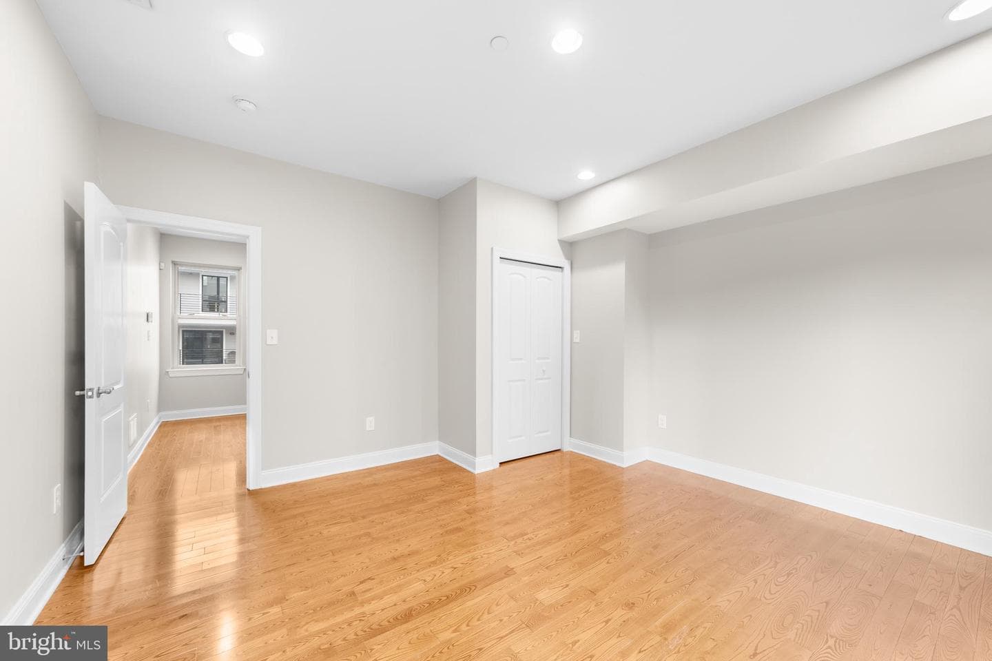 847 Cameron Street photo 17