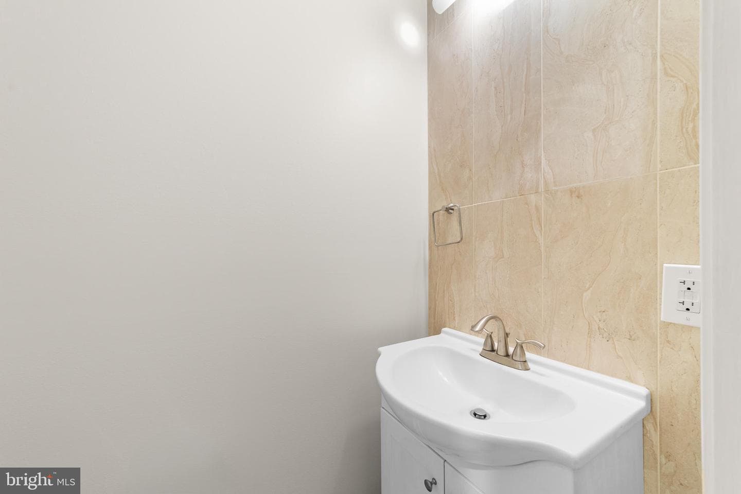 847 Cameron Street photo 27
