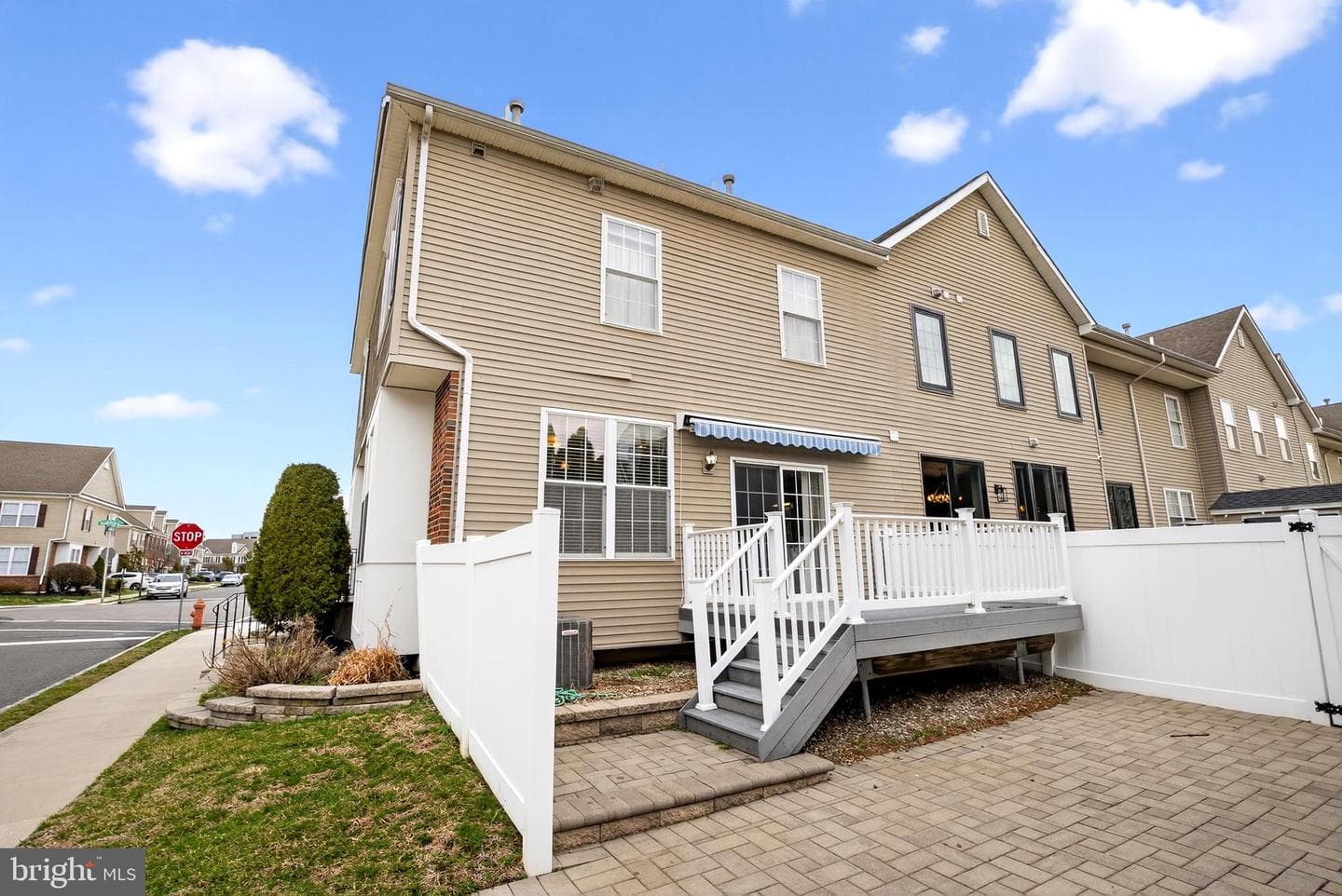 2036 W Reserve Drive photo 2