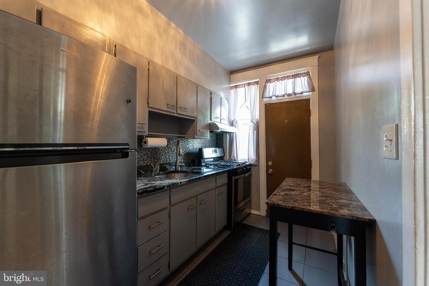 1653 W Mentor Street photo 8
