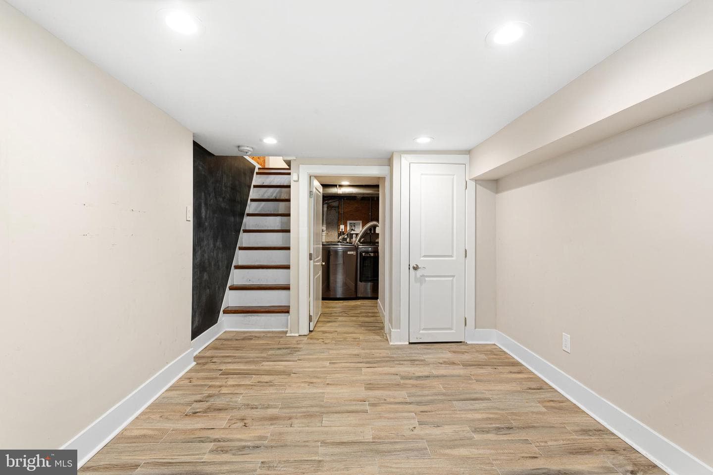 1233 N Lecount Street photo 13