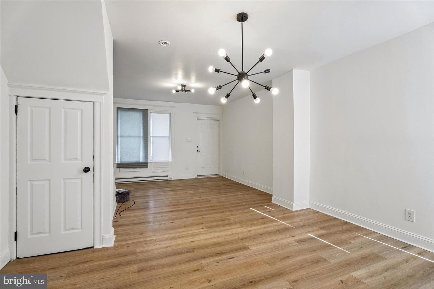 1214 E Stafford Street photo 3