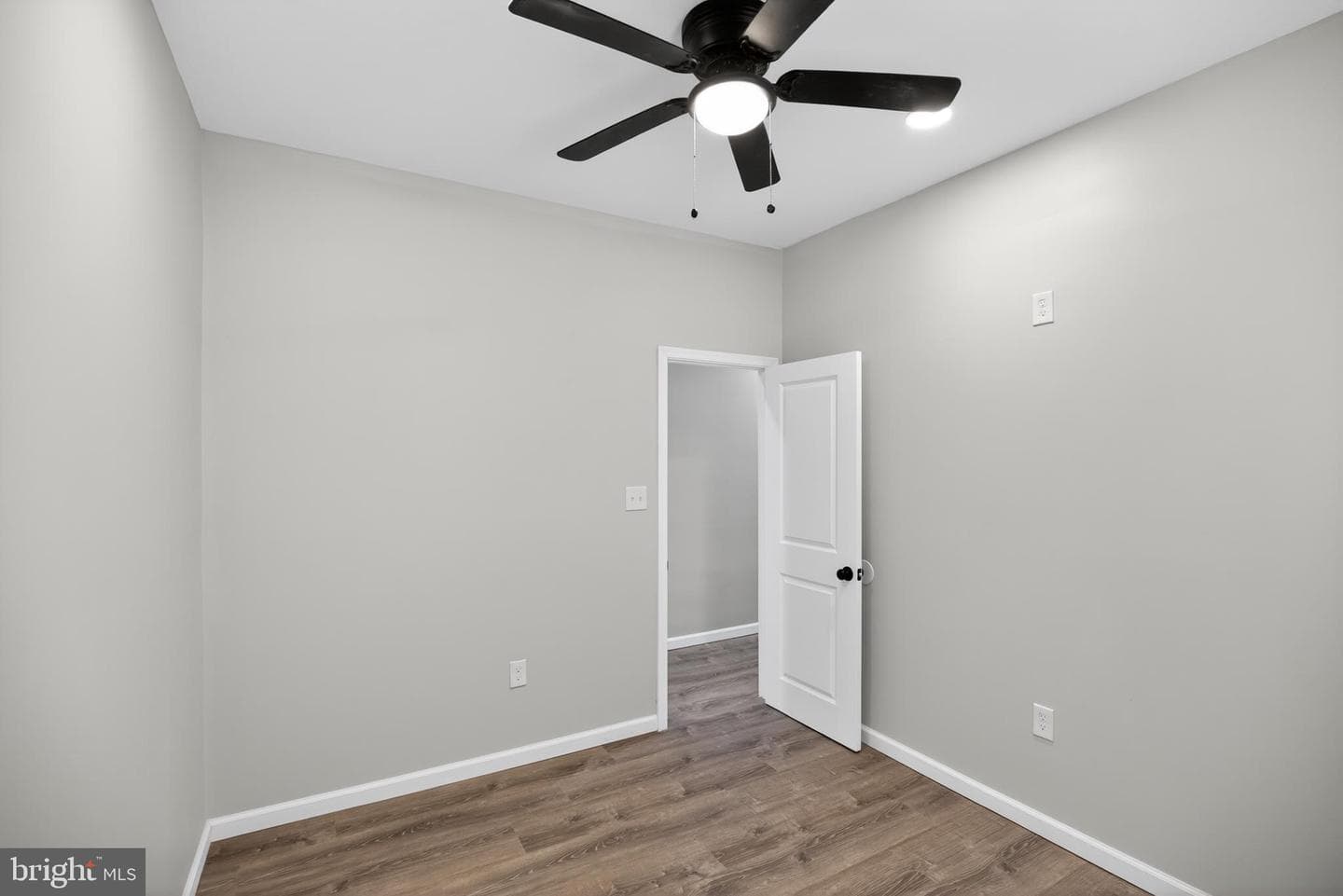 226 E Sydney Street photo 13