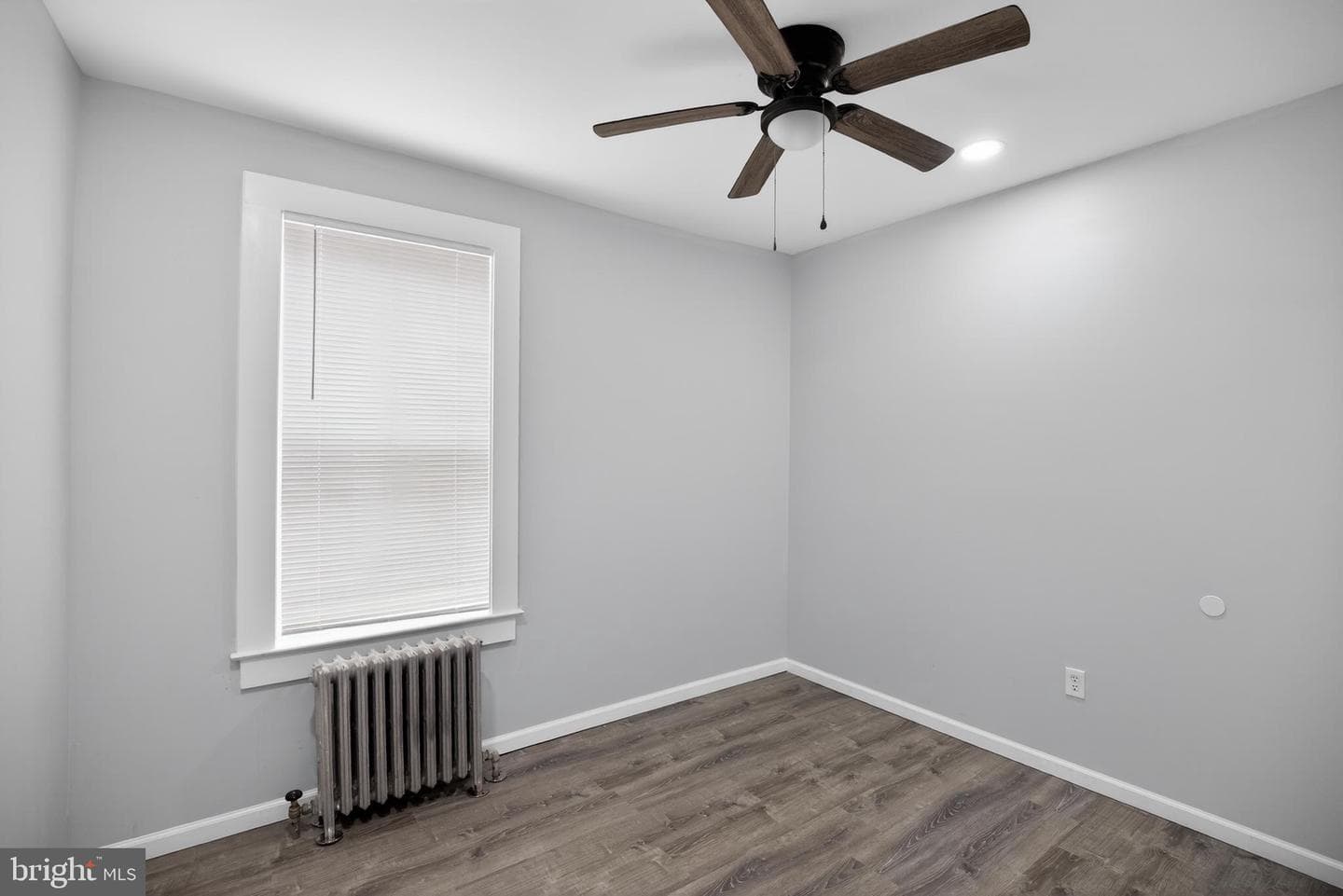 226 E Sydney Street photo 16
