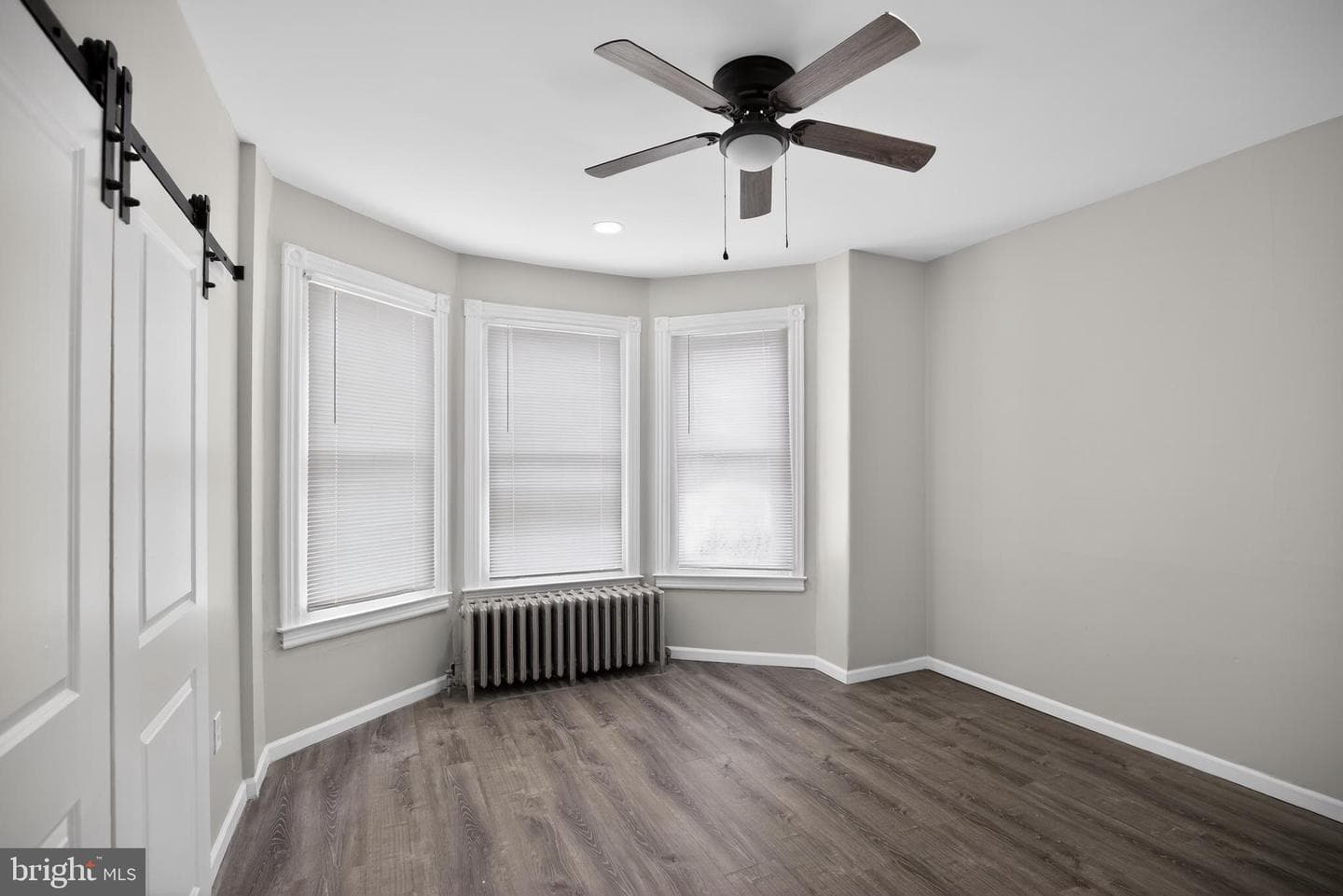 226 E Sydney Street photo 17