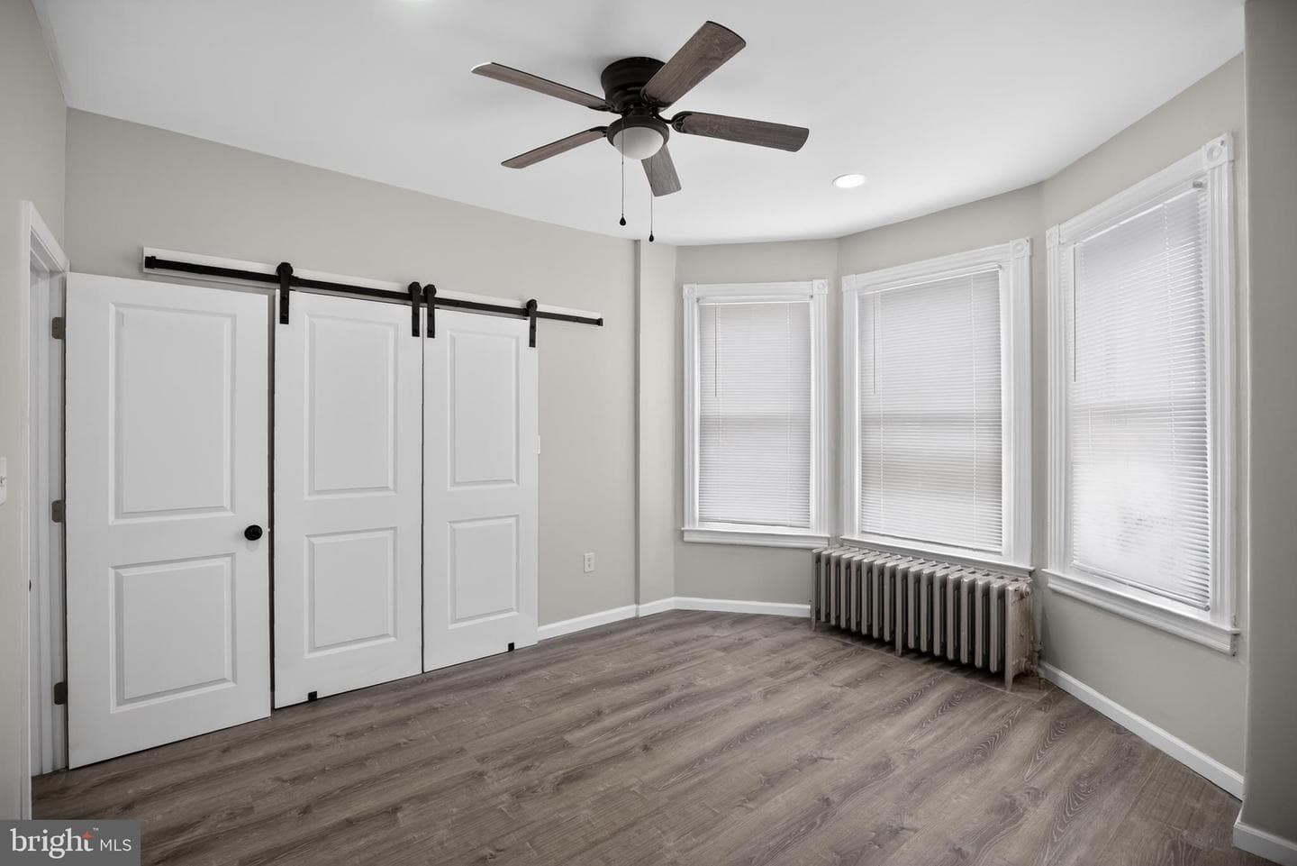 226 E Sydney Street photo 19