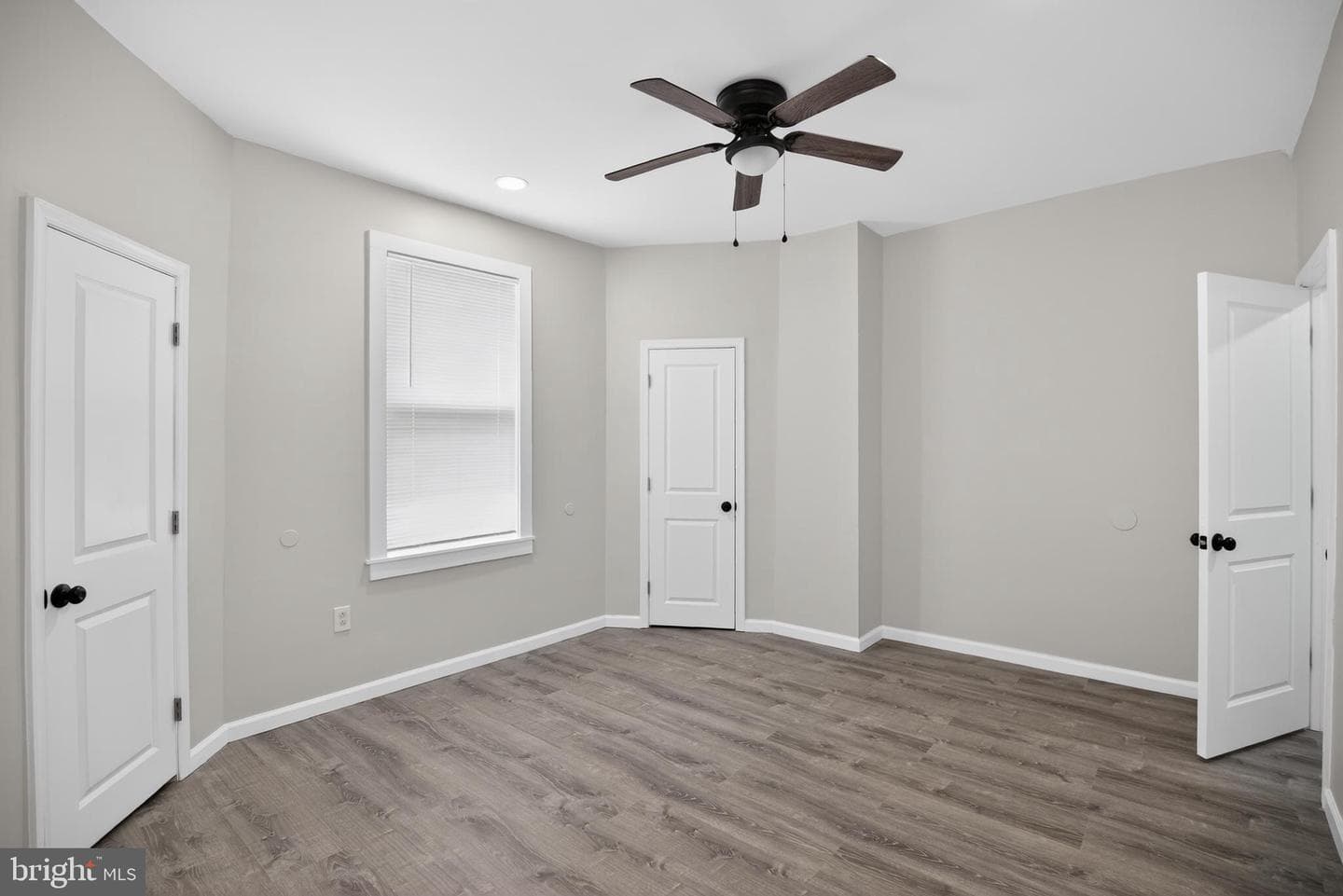226 E Sydney Street photo 20
