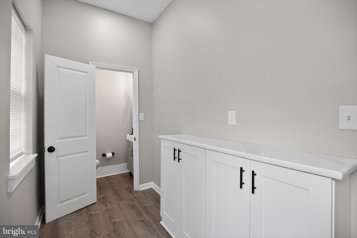 226 E Sydney Street photo 24