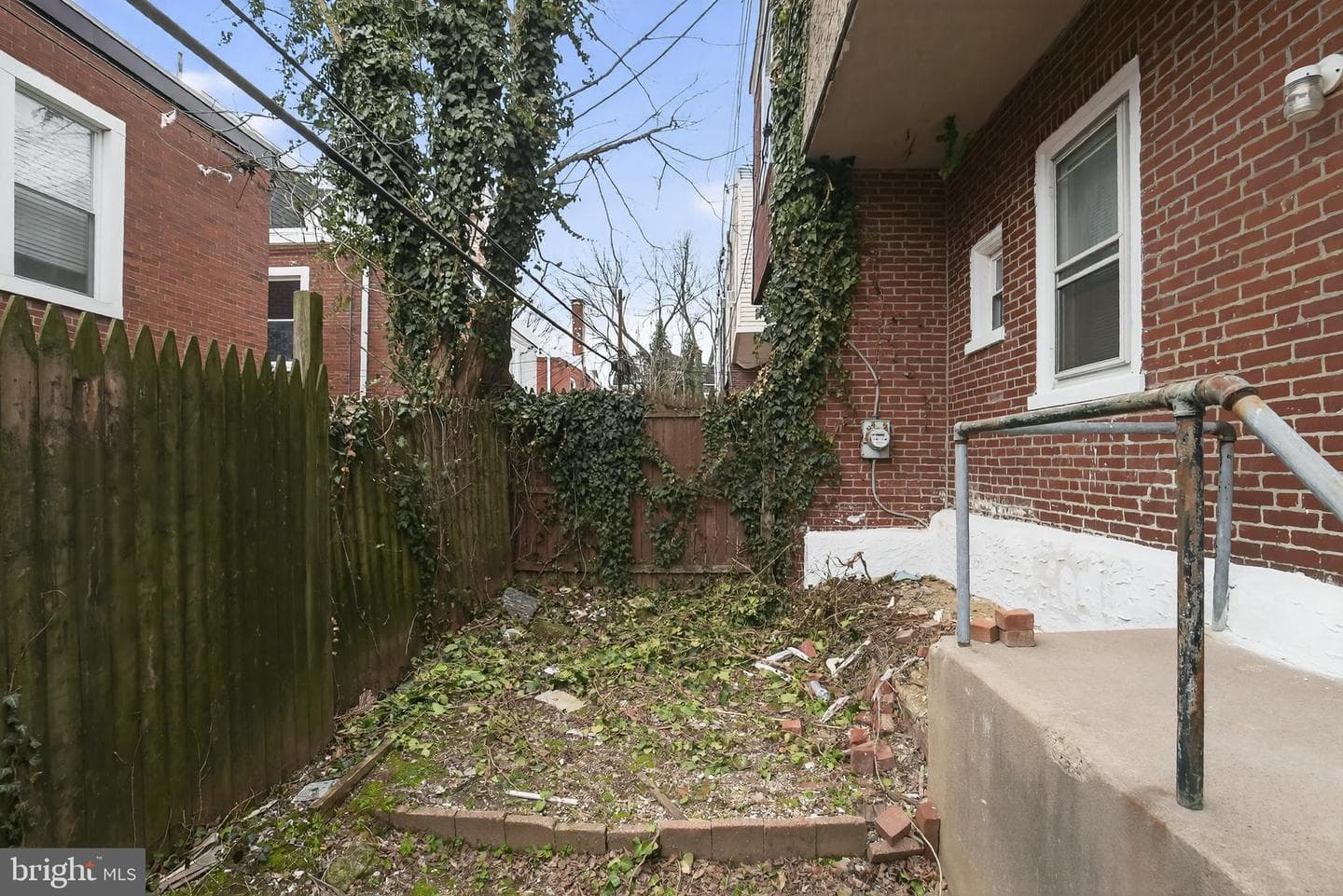 226 E Sydney Street photo 28