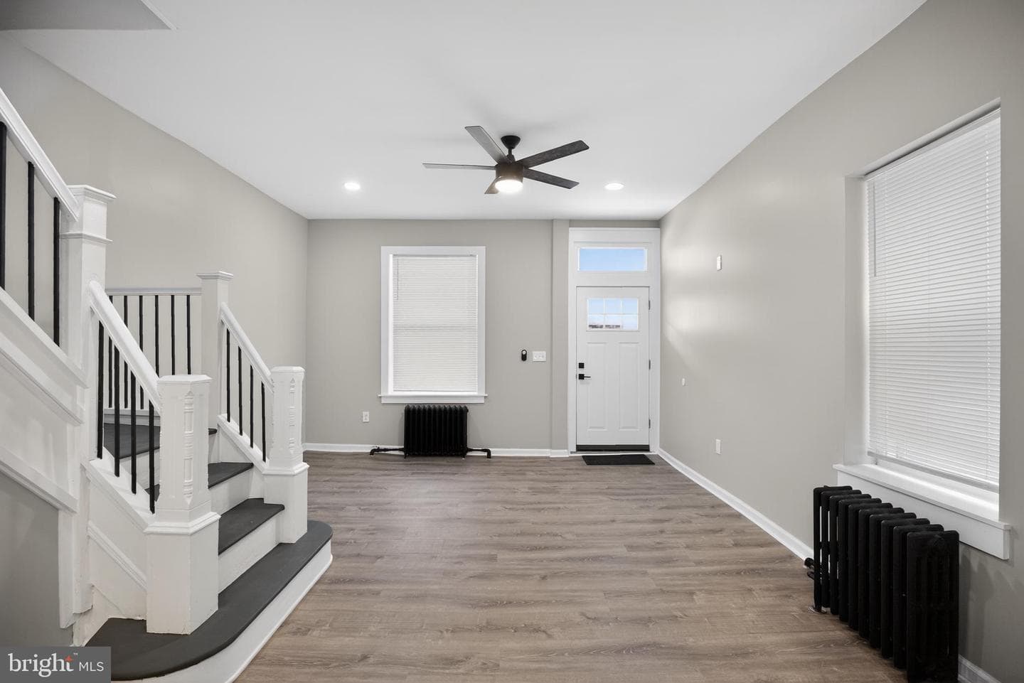 226 E Sydney Street photo 5