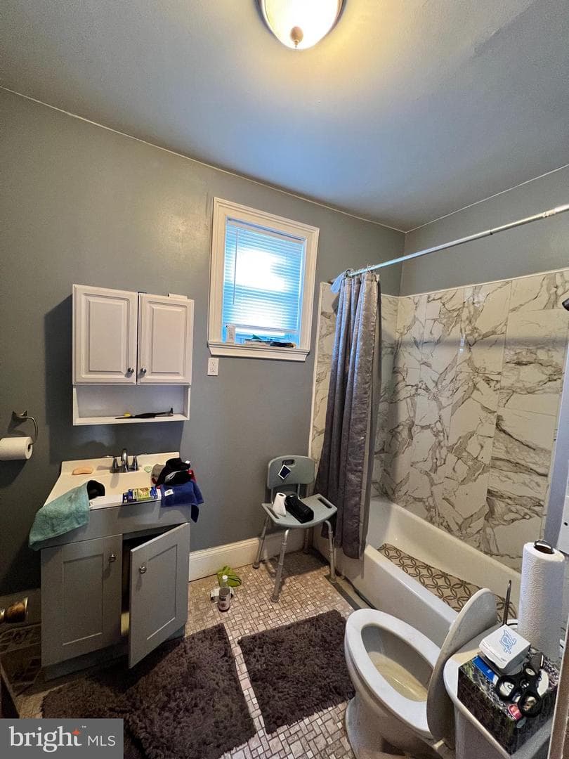 2735 N Taylor Street photo 7