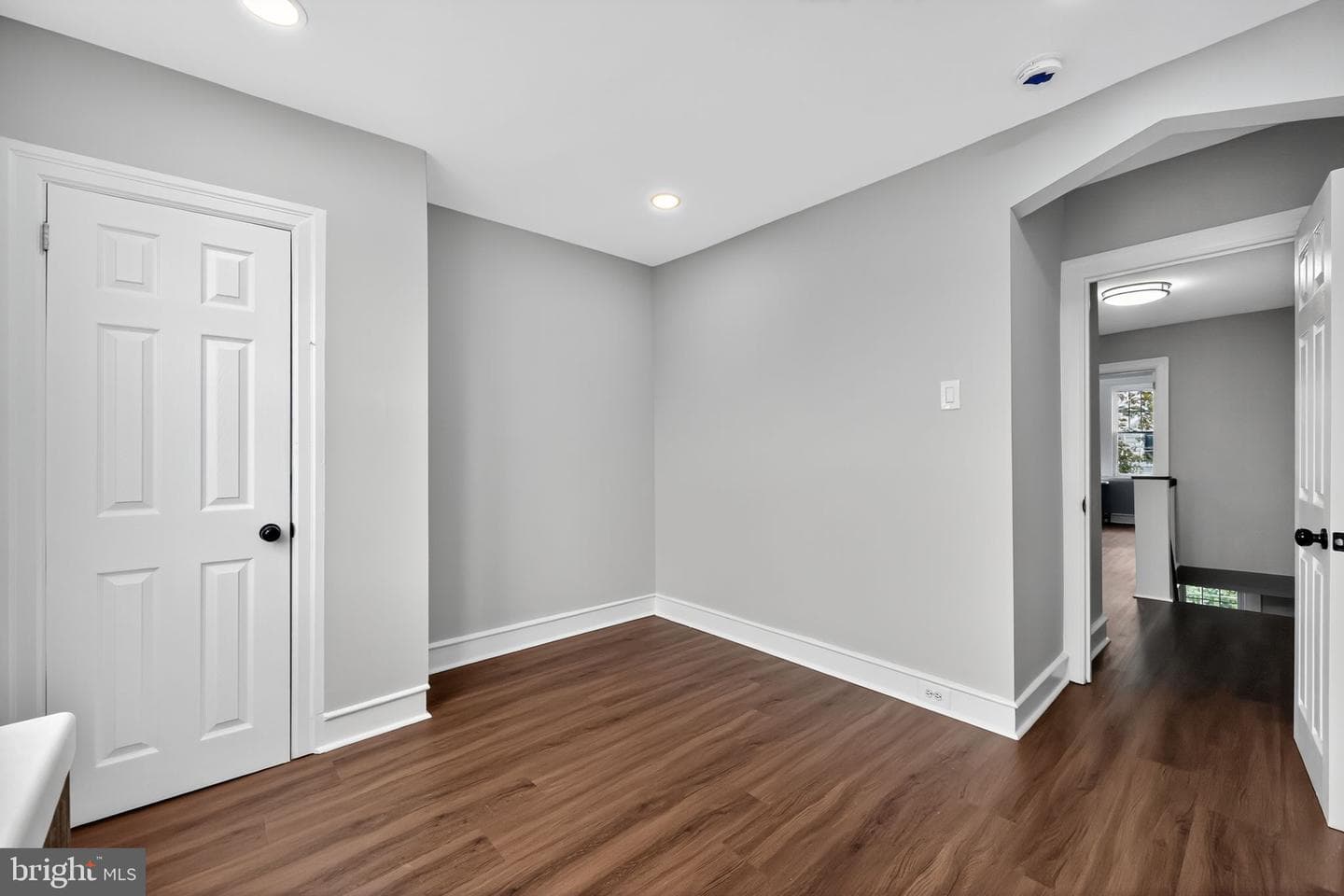 539 E Carver Street photo 15