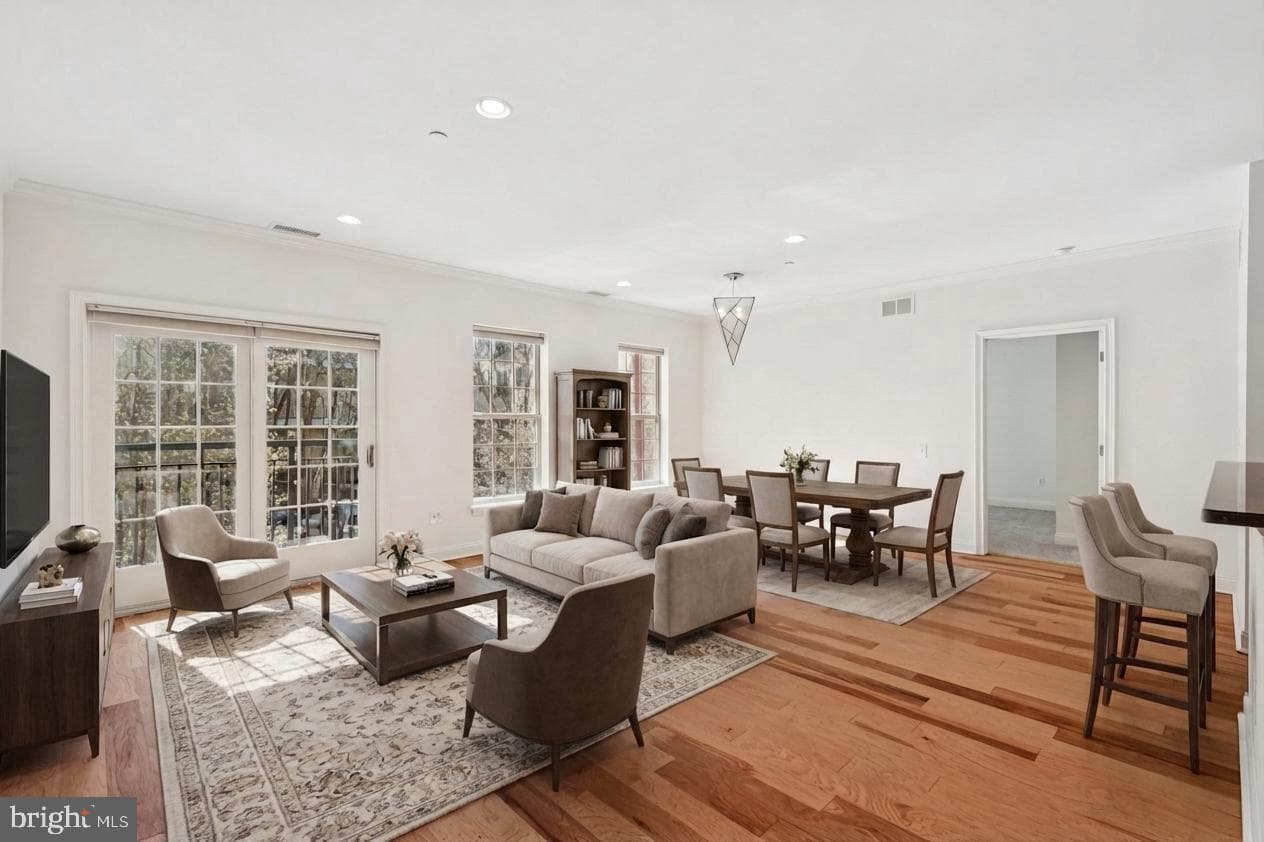 500 Admirals Way #231, Philadelphia