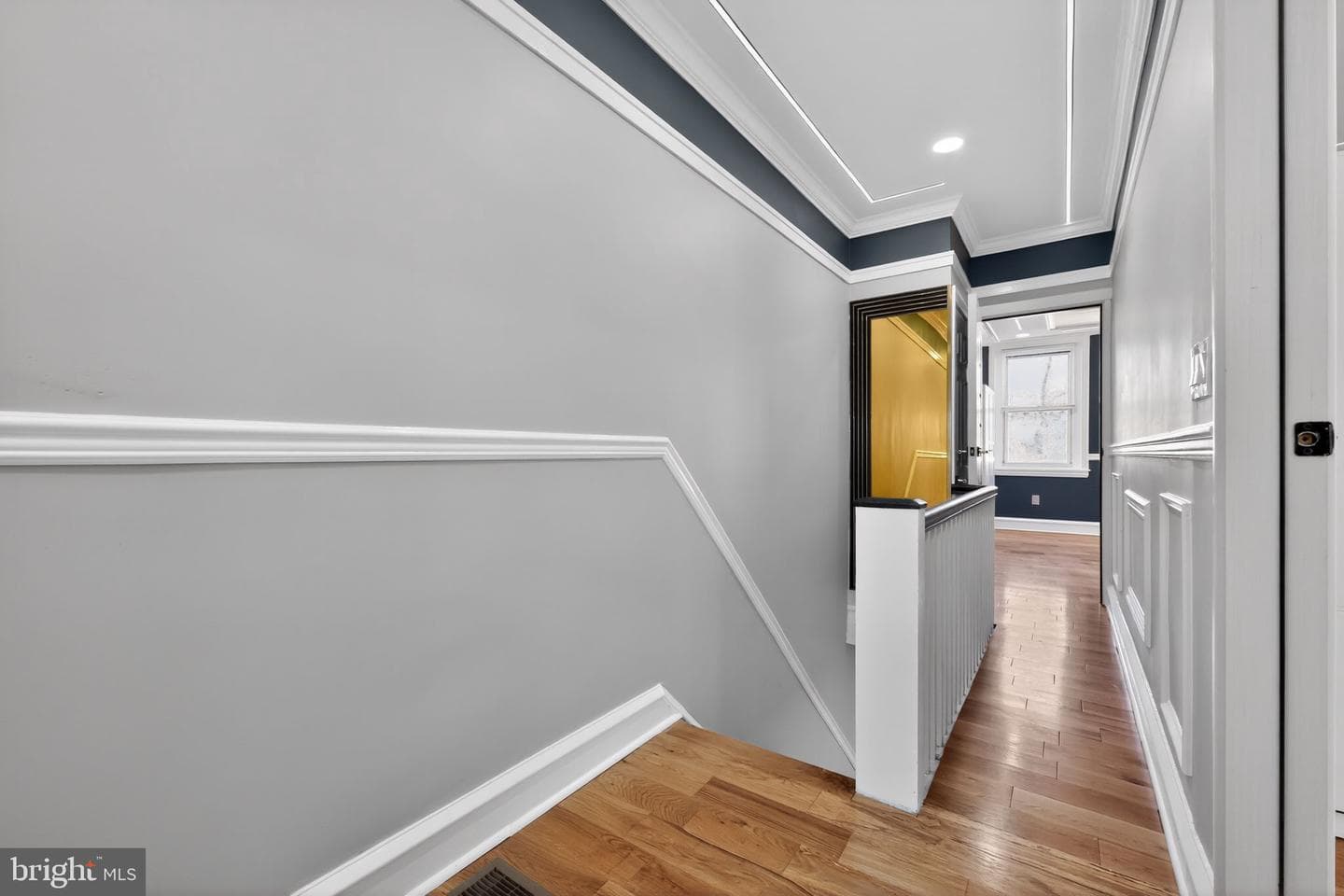 2046 Dennie Street photo 16