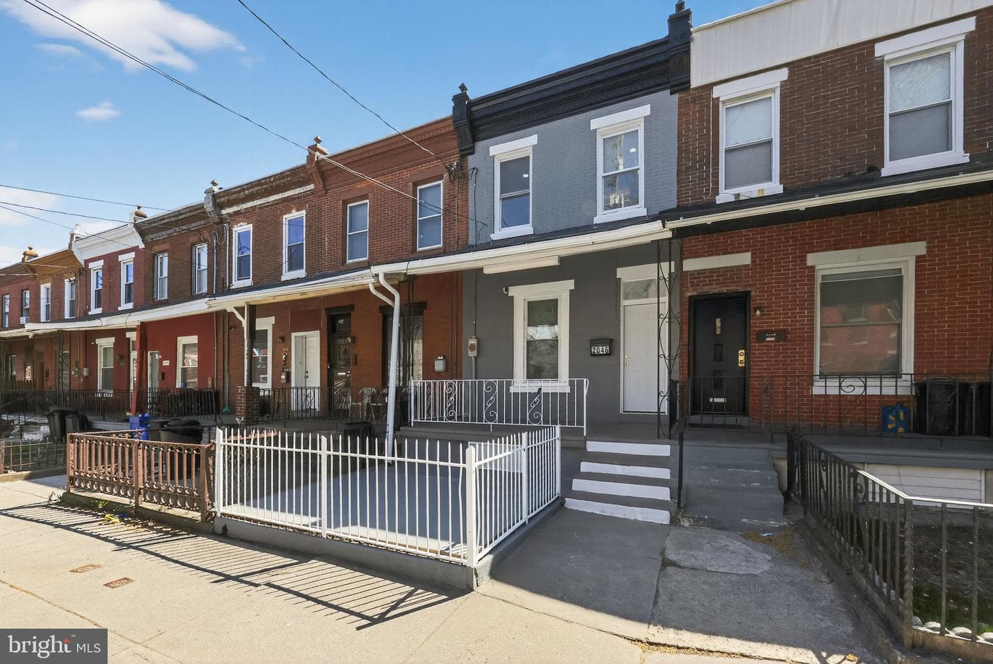 2046 Dennie Street photo 2