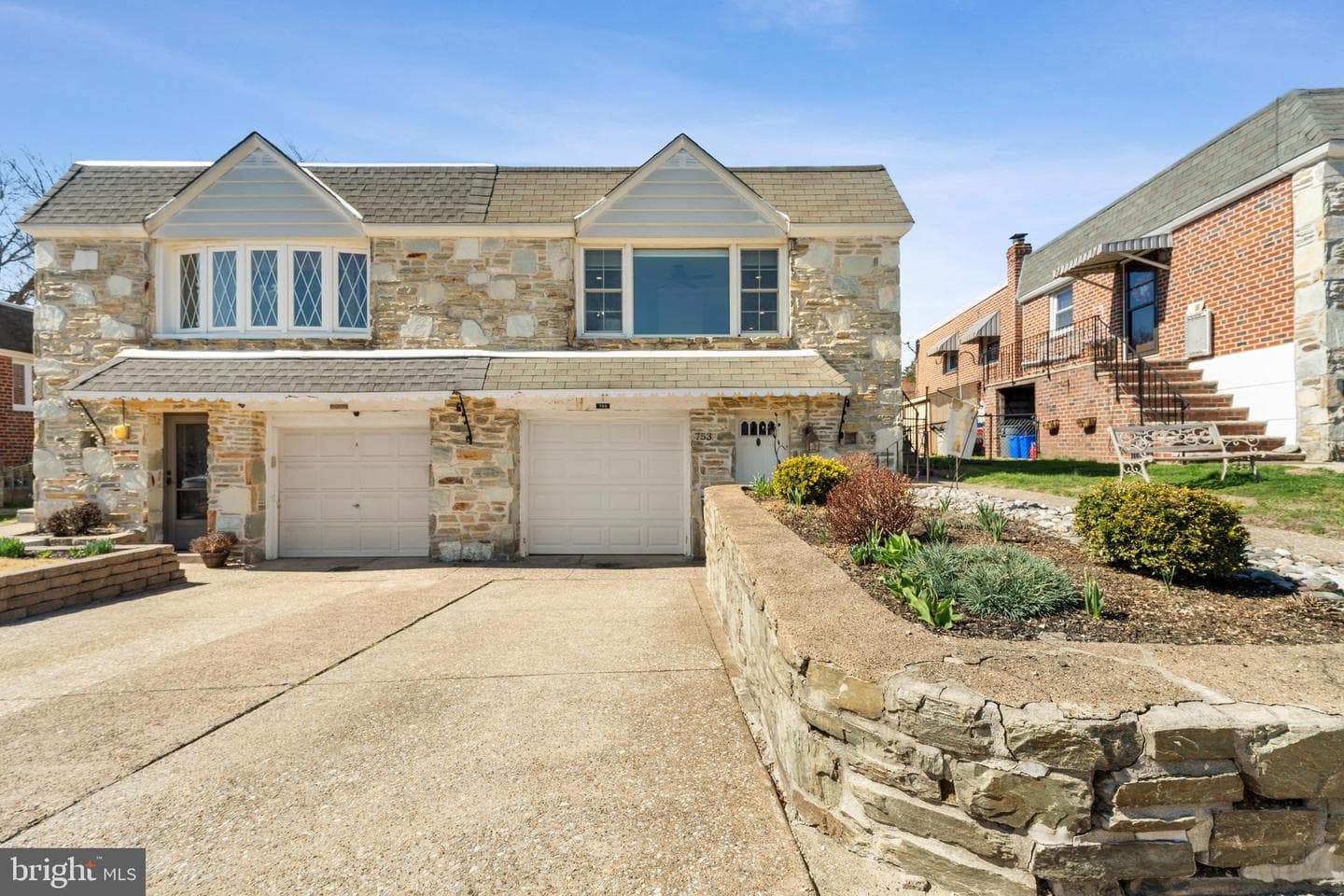 753 Claire Road photo 2