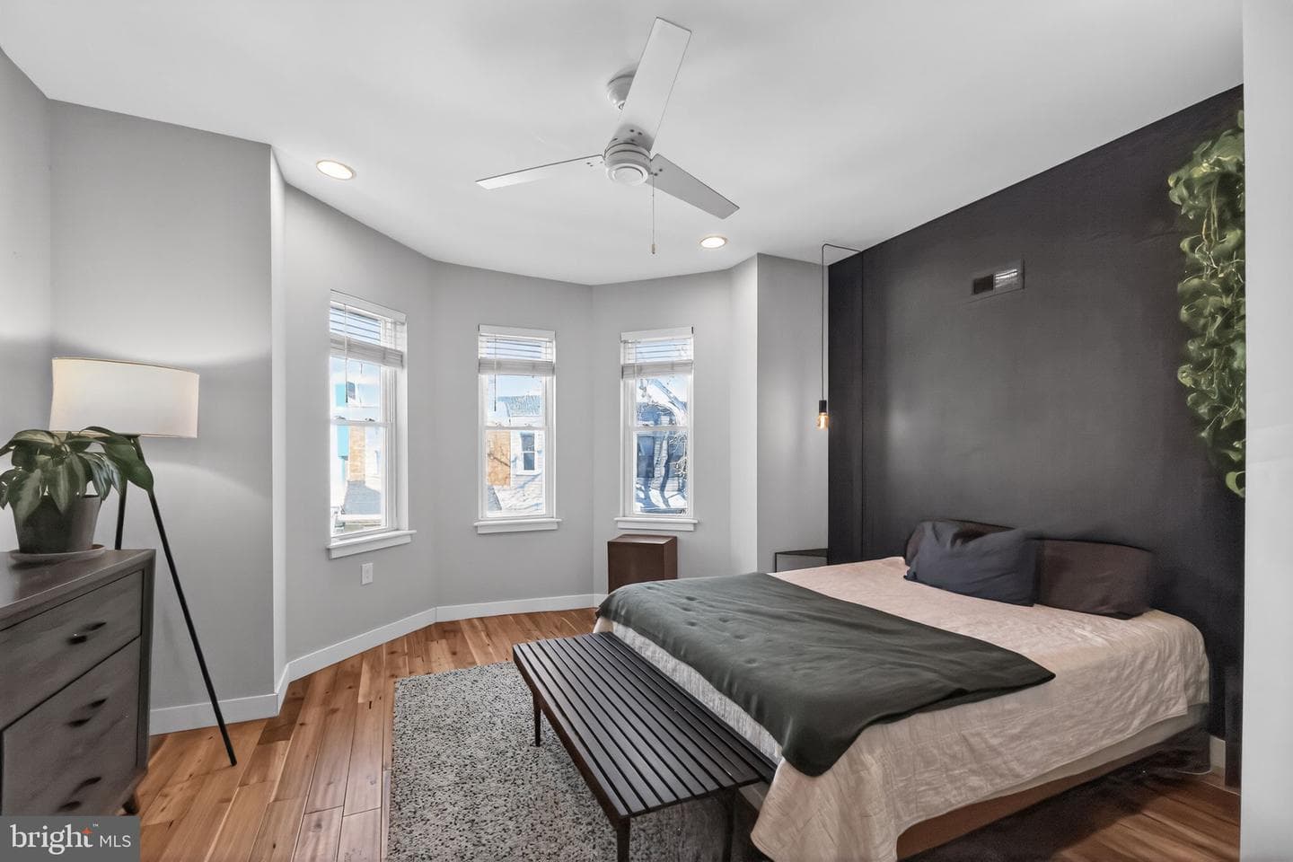 2938 Nicholas Street photo 27