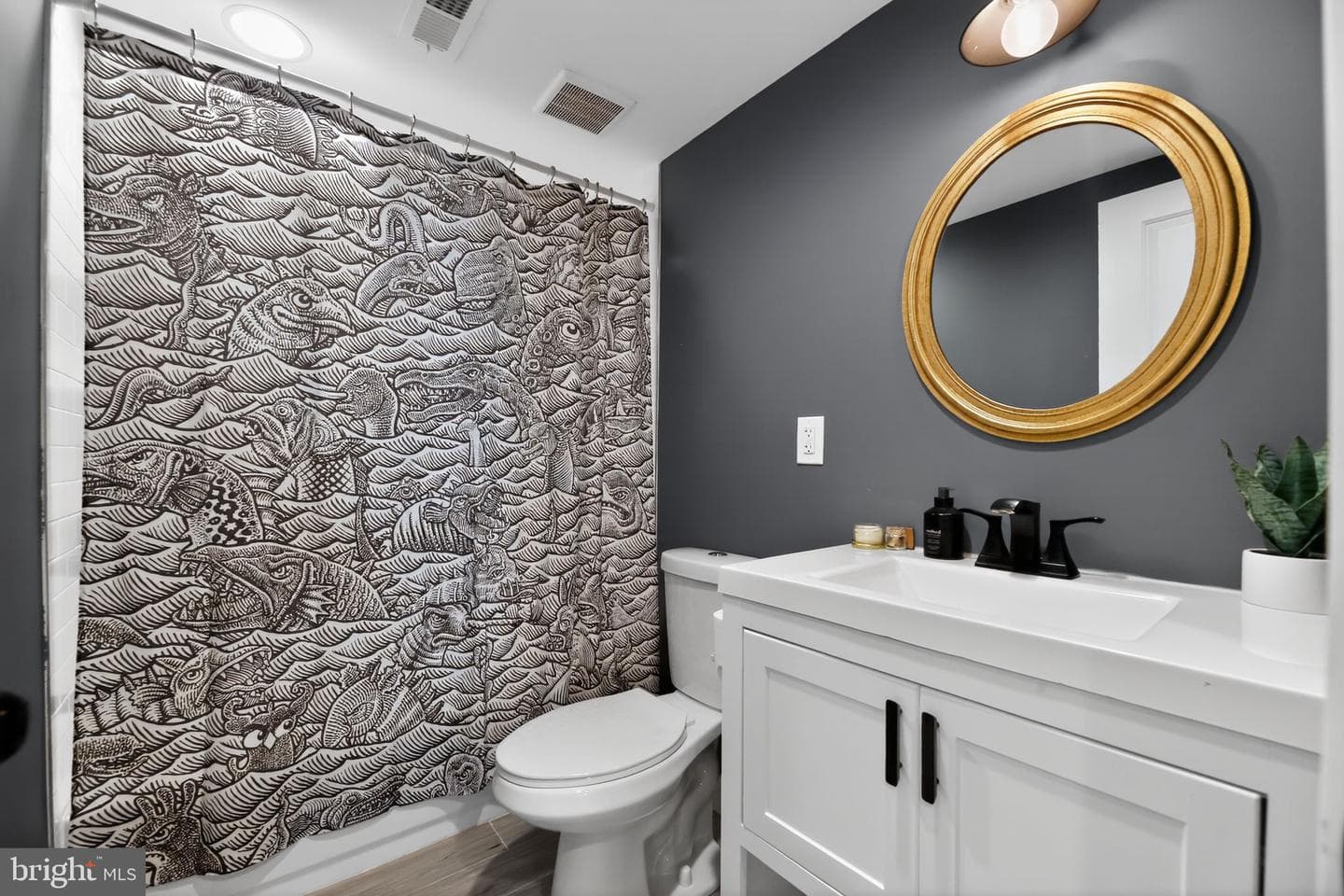 2938 Nicholas Street photo 30
