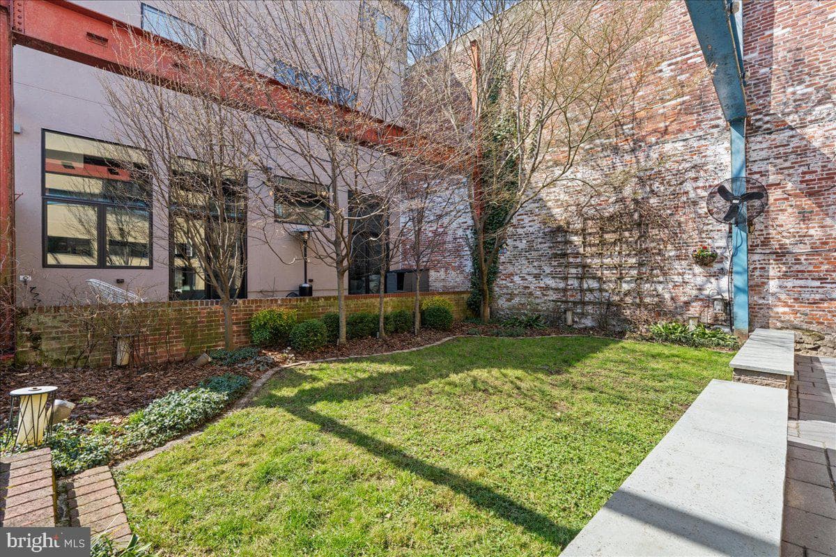 314 Fitzwater Street photo 10