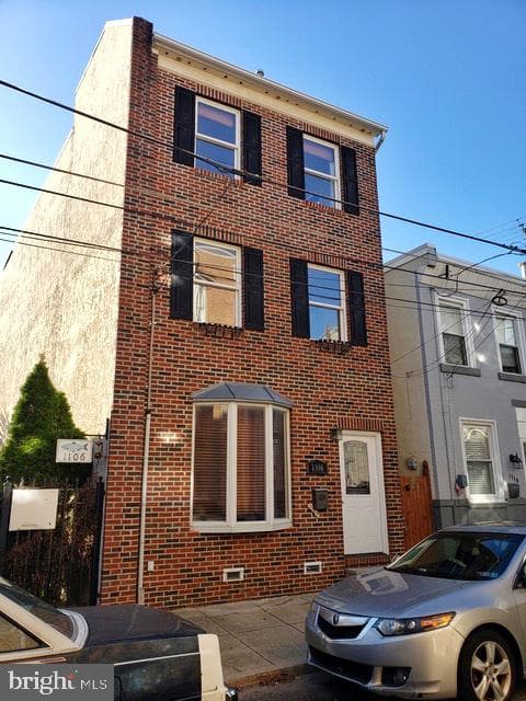 1108 E Oxford Street photo 1