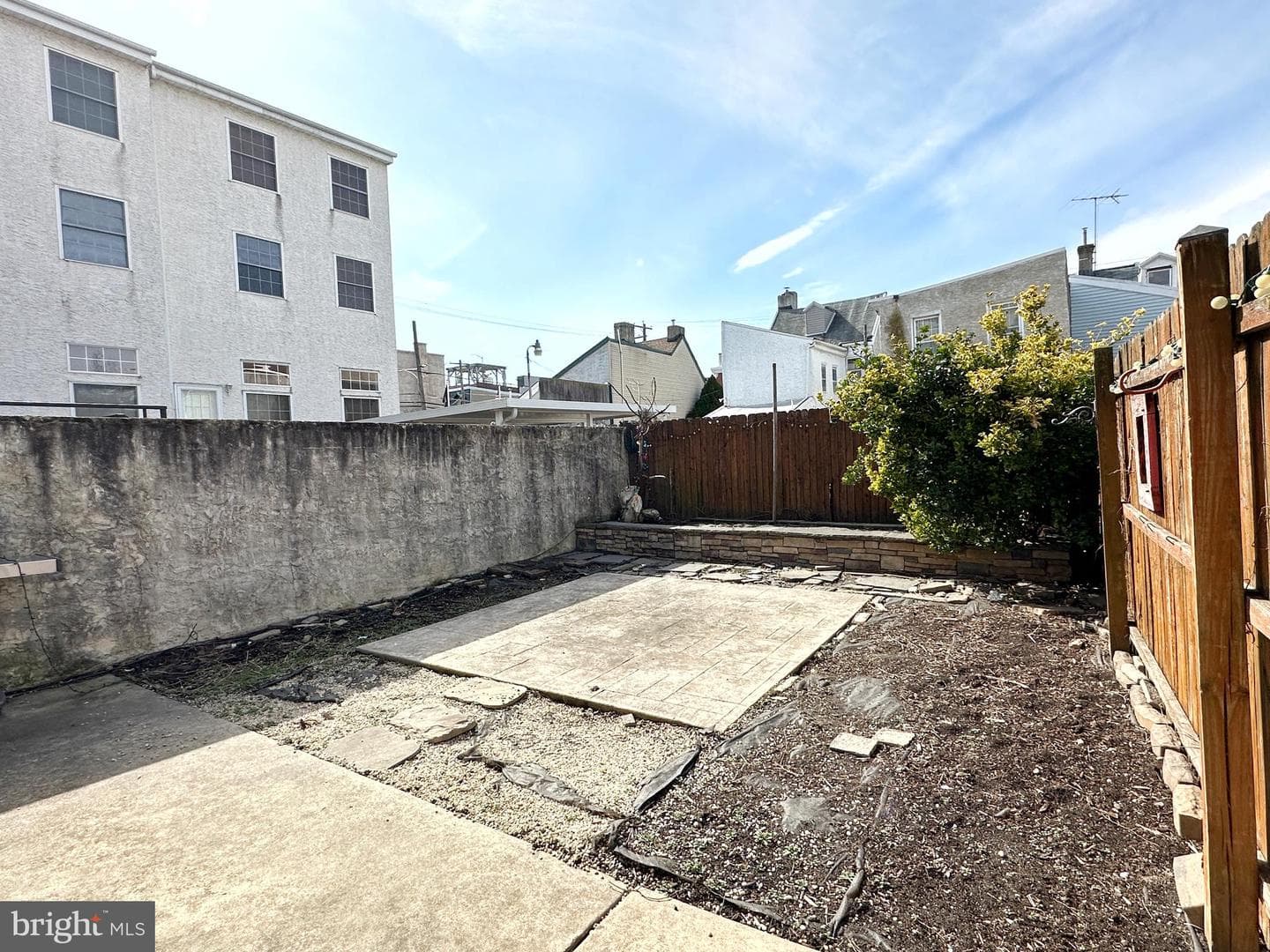1108 E Oxford Street photo 21
