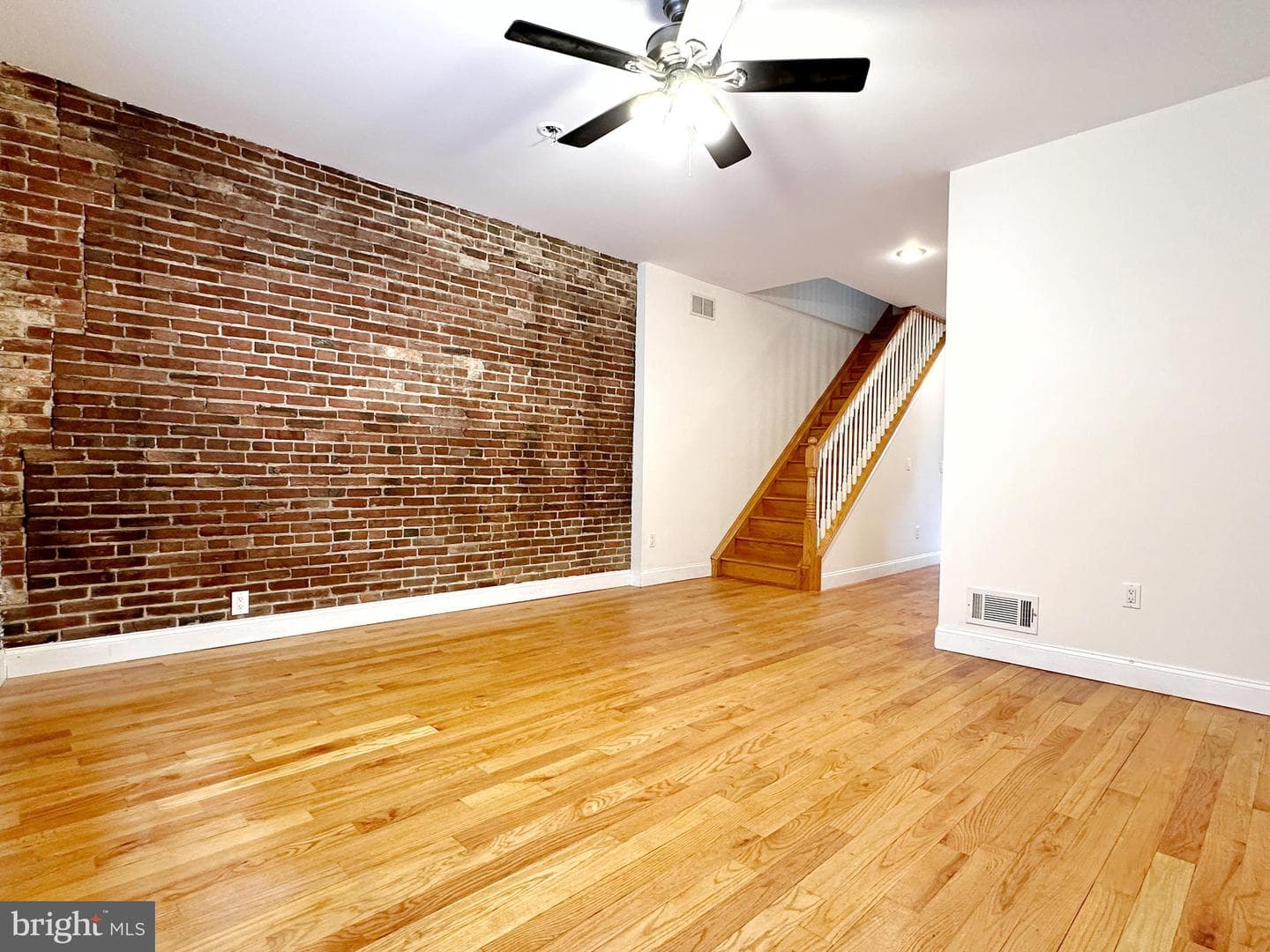 1108 E Oxford Street photo 25