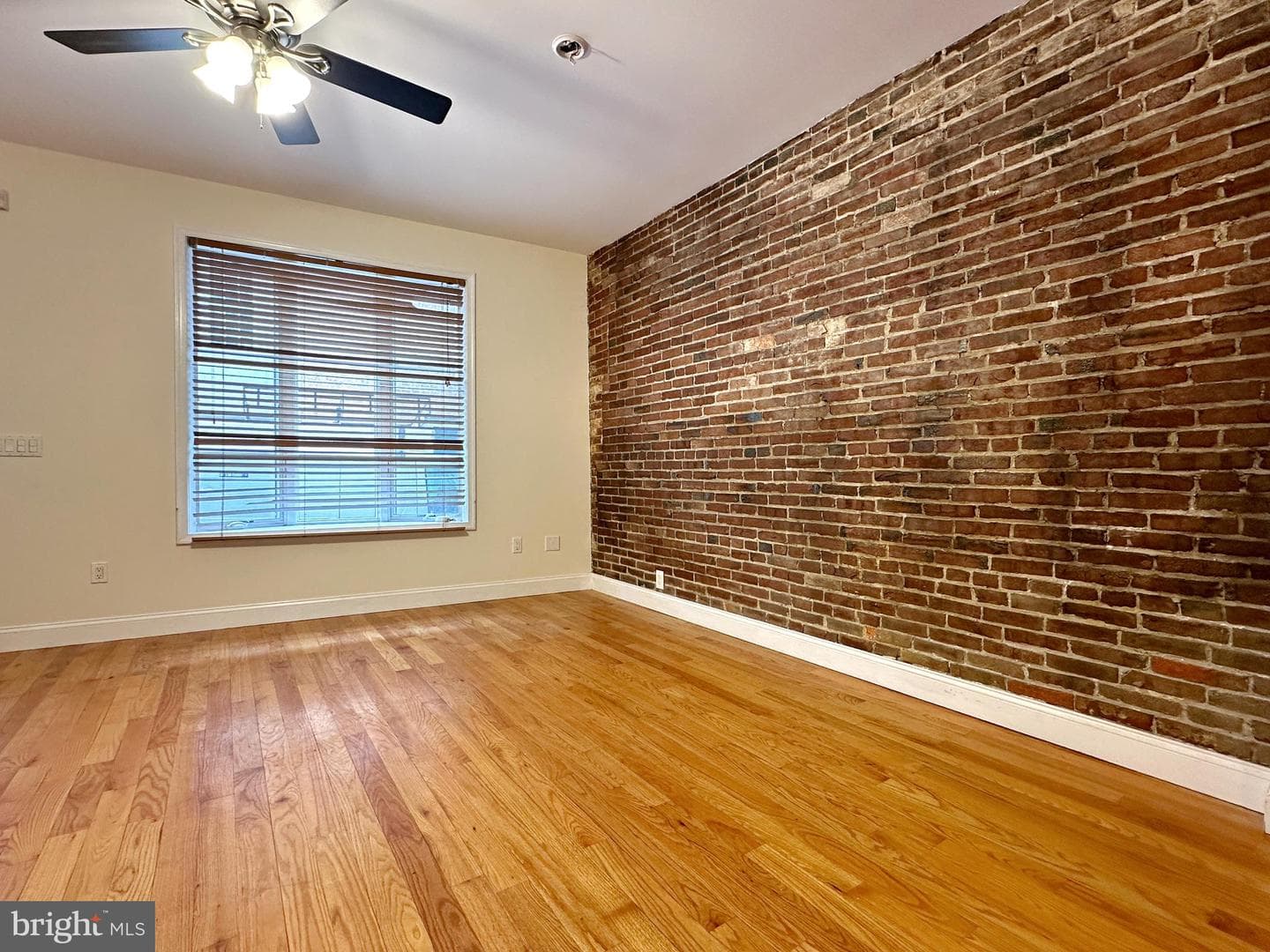 1108 E Oxford Street photo 33